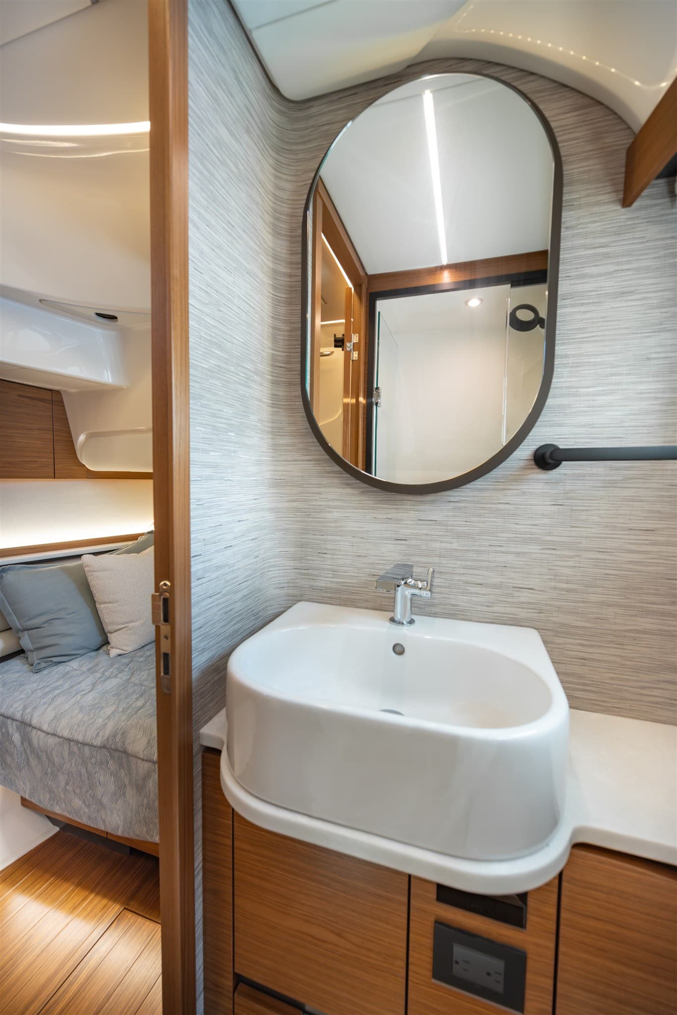 Tiara Yachts 39LS usato - foto hero 12