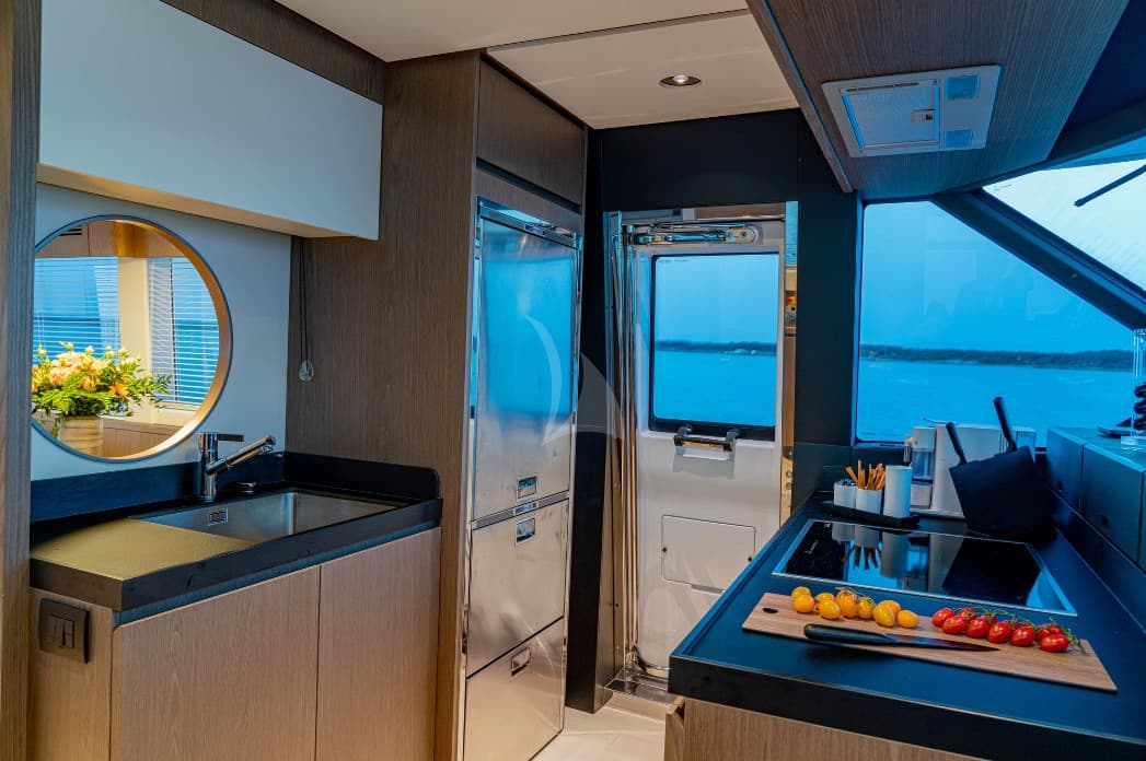 Azimut Magellano 66 MY 2015 usato - foto hero 11