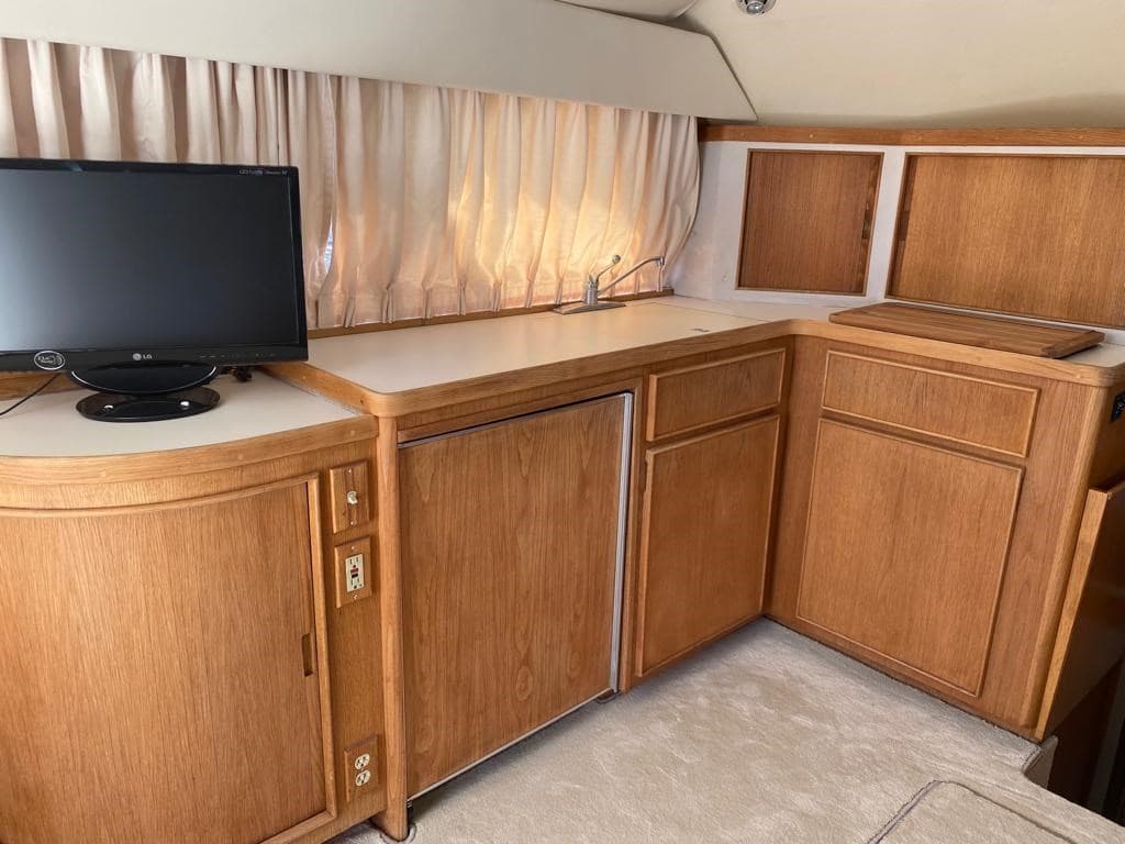 Bertram Yacht 37' Convertible used - hero image 13