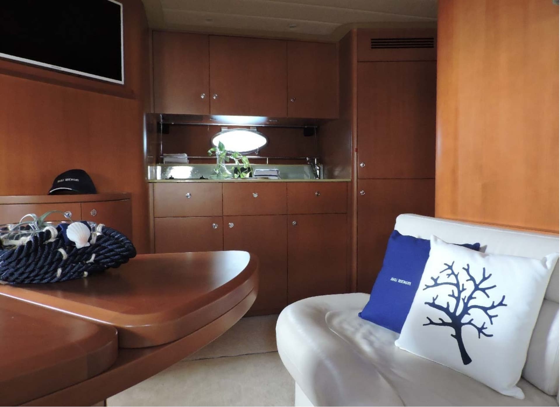 Uniesse Marine 54 Sport - Interior View Uniesse Marine 54 Sport - Interior View