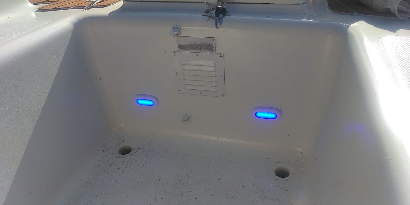 Plastivela Tucano - Deck View Plastivela Tucano - Deck View