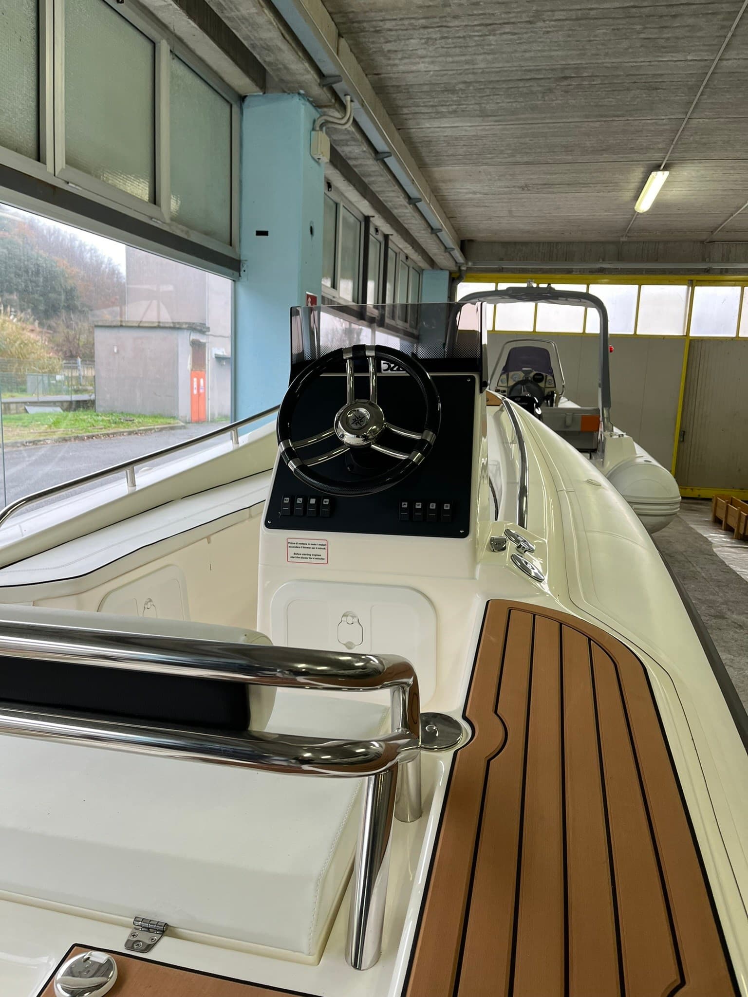 BSC 51 Tender - Deck View BSC 51 Tender - Deck View