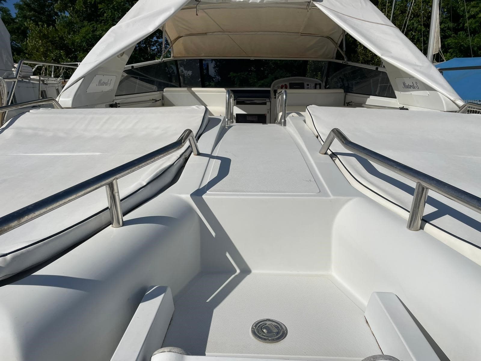 Raffaelli Mistral S - Deck View Raffaelli Mistral S - Deck View