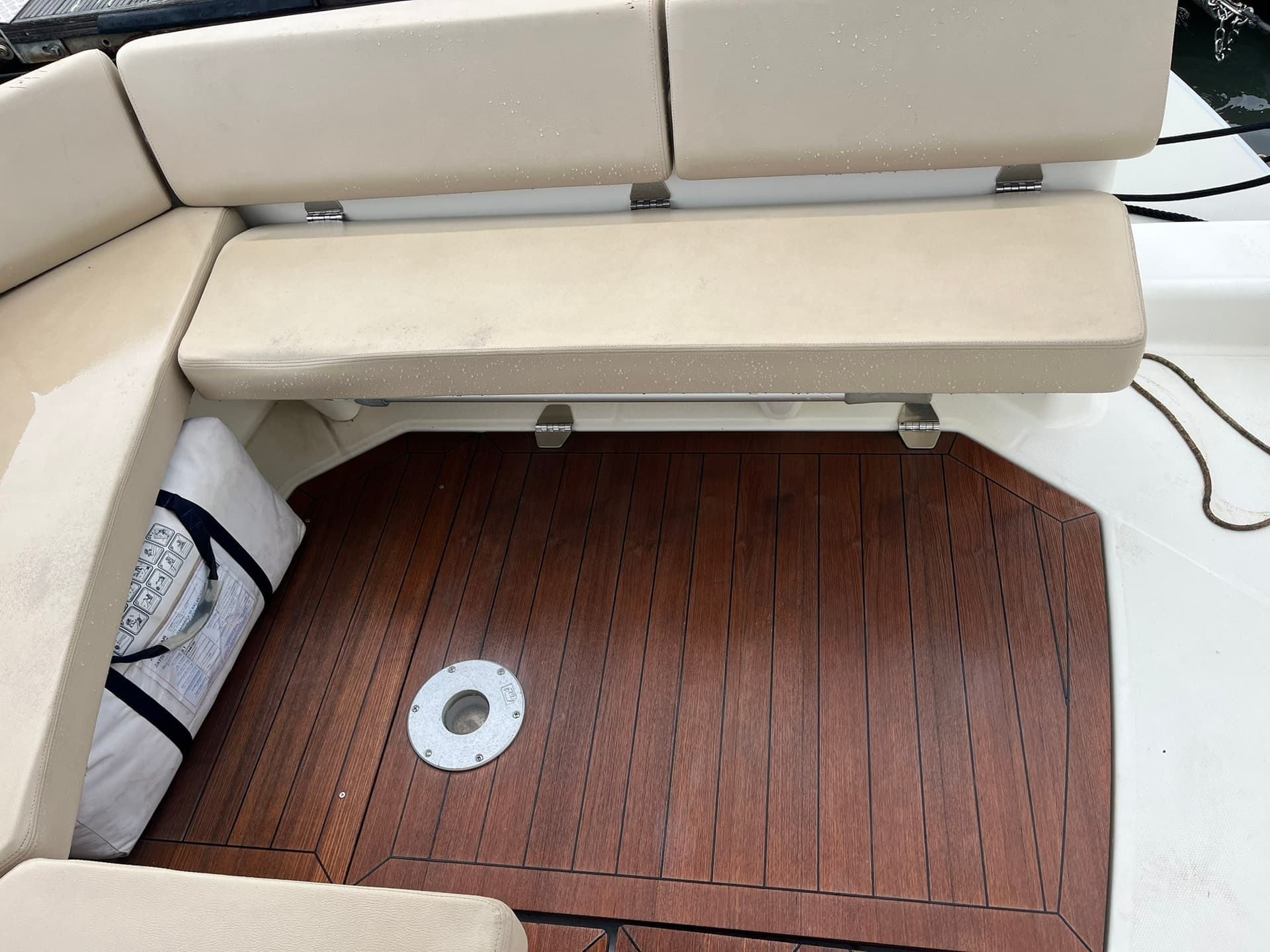 Cranchi Zaffiro 29 - Deck View Cranchi Zaffiro 29 - Deck View