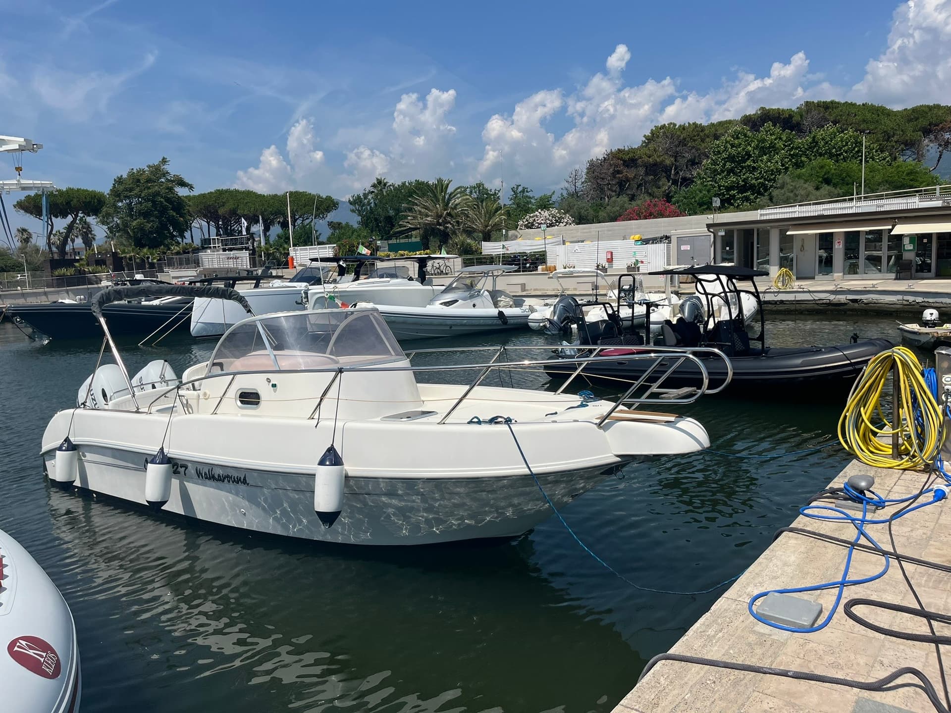 Capelli Cap 27 W.A - Main View Capelli Cap 27 W.A - Main View