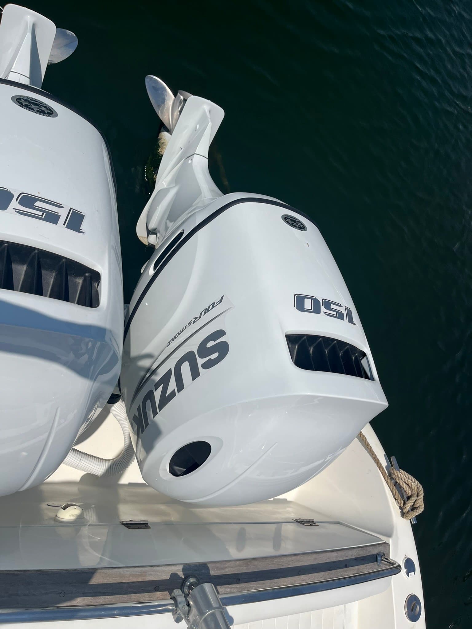 Capelli Cap 27 W.A - Interior View Capelli Cap 27 W.A - Interior View