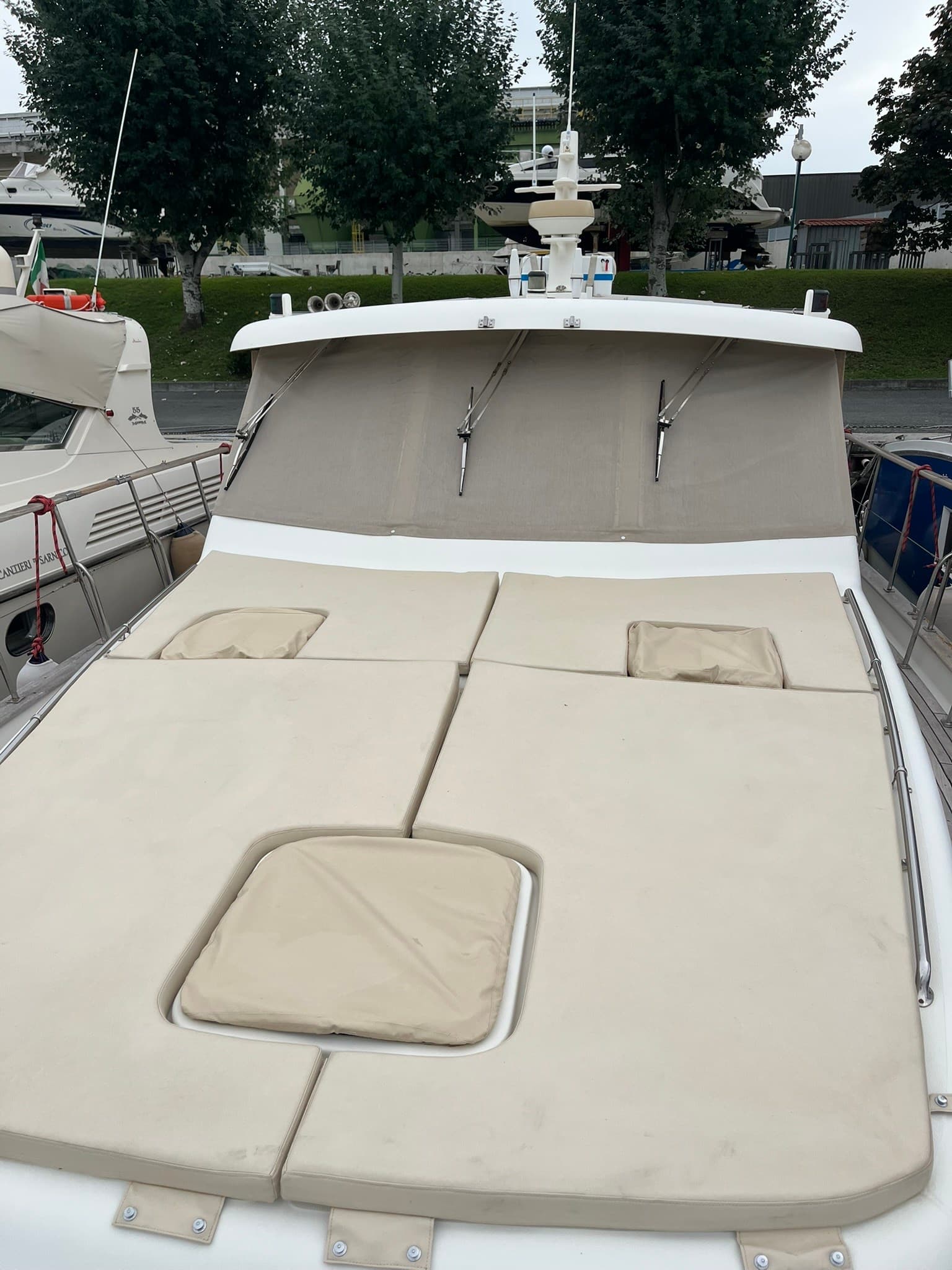 Shanghai Double Happiness Yacht Alaska 12,70 - Interior View Shanghai Double Happiness Yacht Alaska 12,70 - Interior View