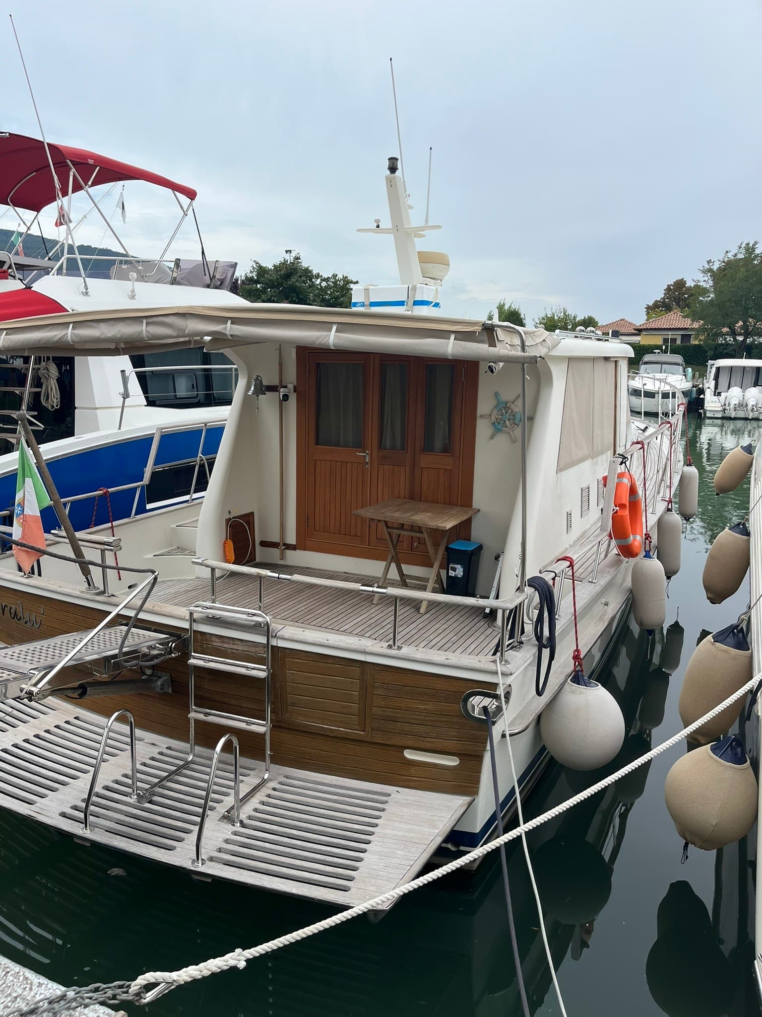 Shanghai Double Happiness Yacht Alaska 12,70 - Detail View 1 Shanghai Double Happiness Yacht Alaska 12,70 - Detail View 1