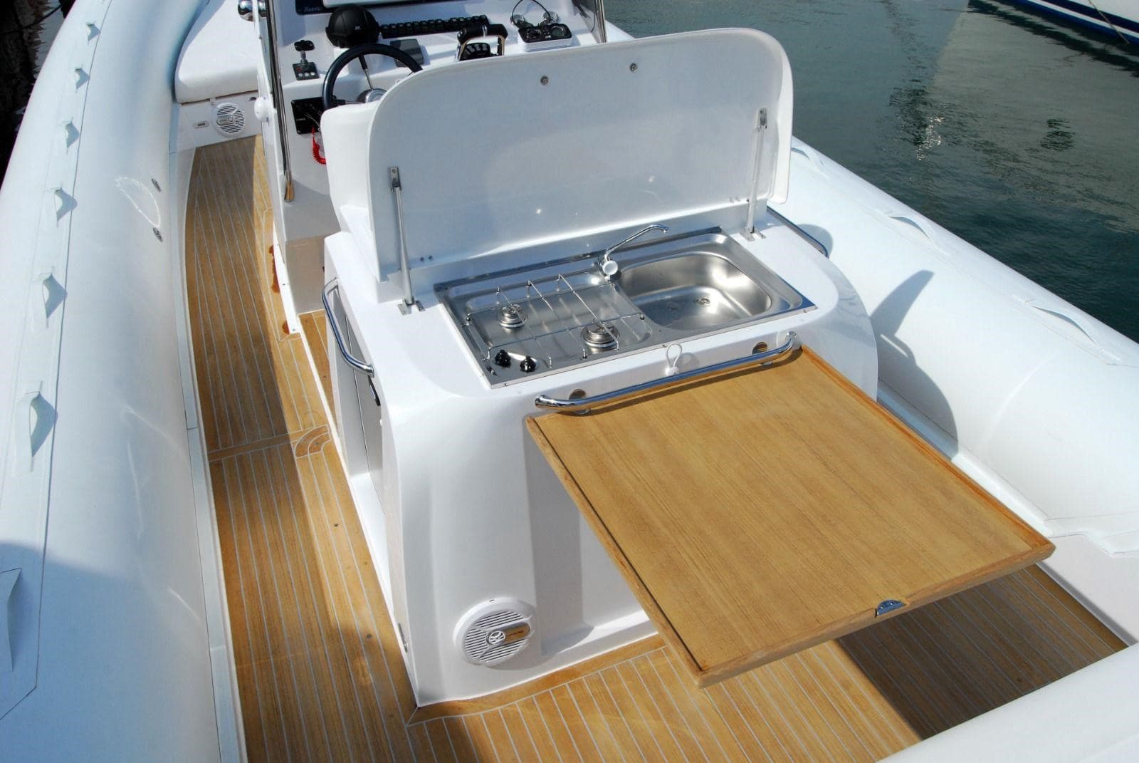 Heaven Heaven 40 - Deck View Heaven Heaven 40 - Deck View