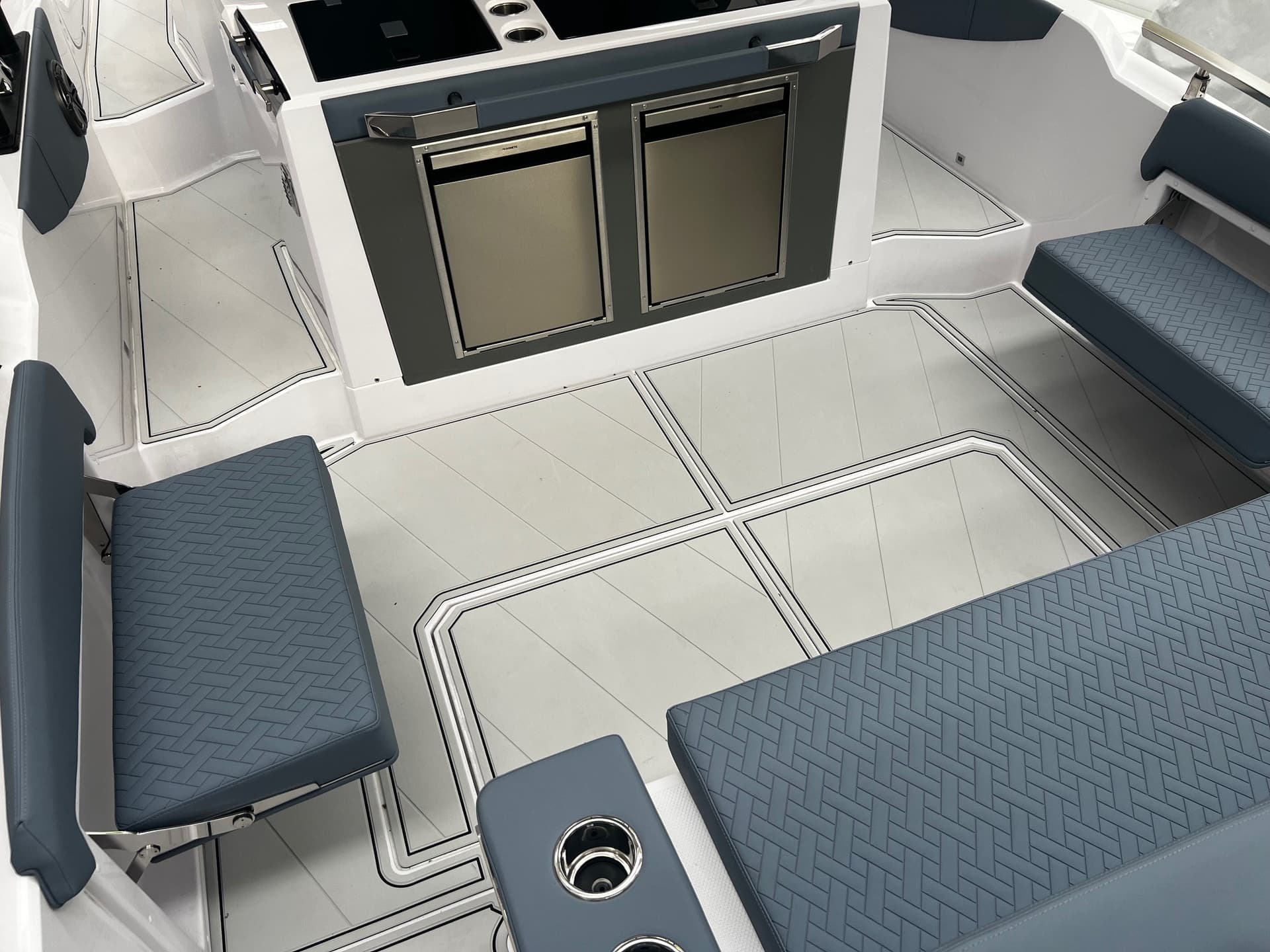 Ranieri International Next 330 Lx - Interior View Ranieri International Next 330 Lx - Interior View