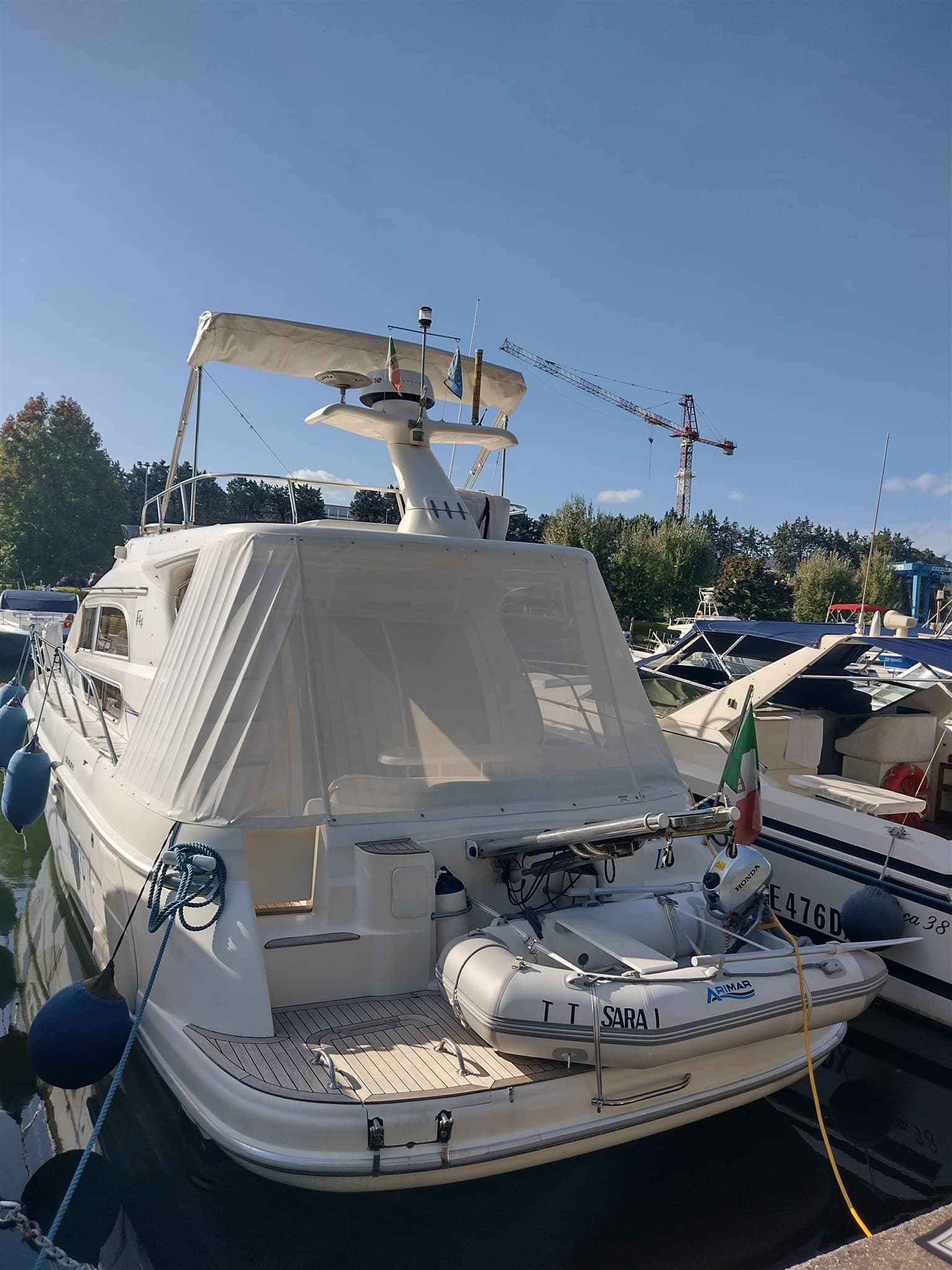 Sealine F 44 - Main View Sealine F 44 - Main View