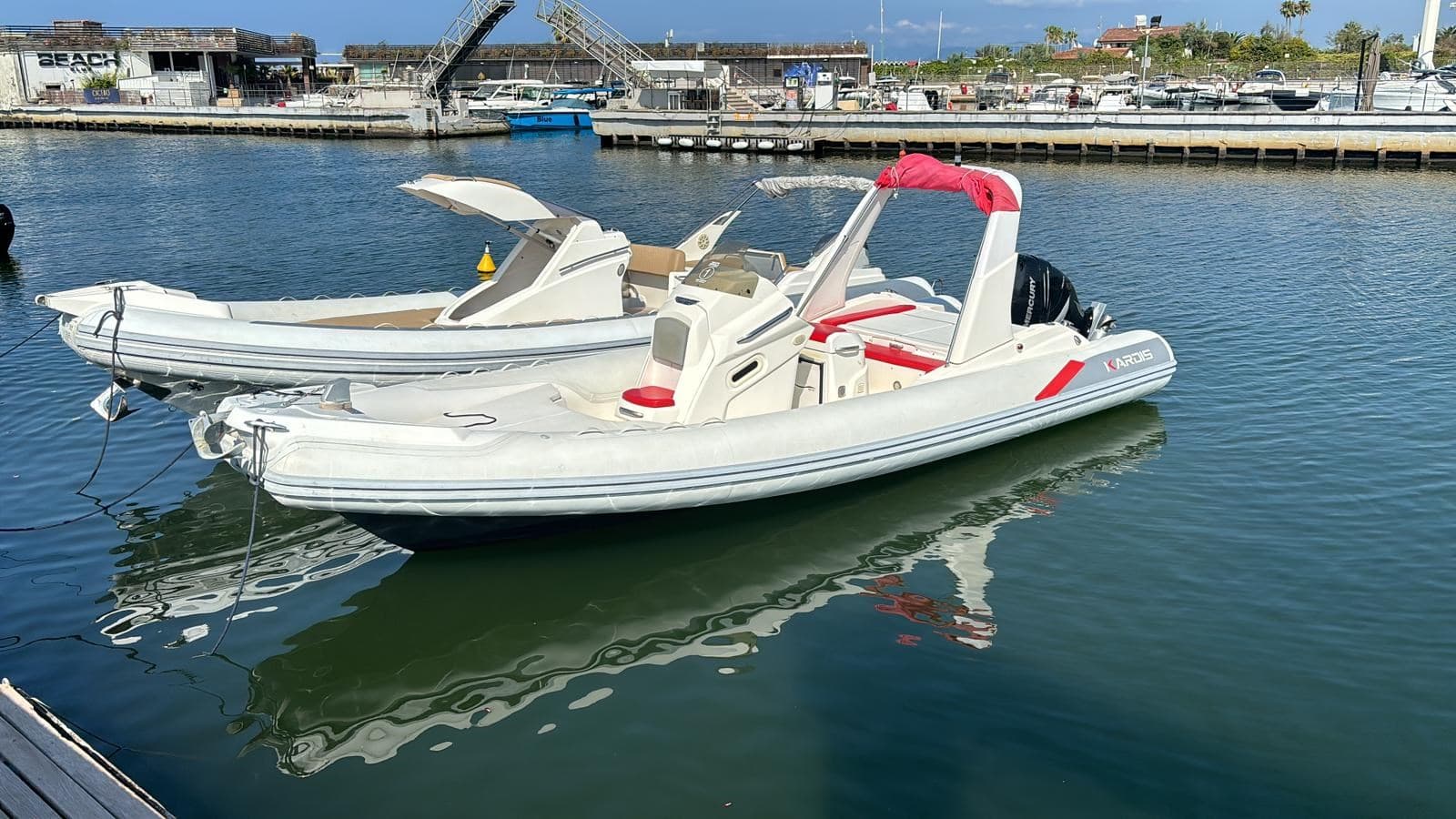 Kardis Apache 8.80 - Interior View Kardis Apache 8.80 - Interior View