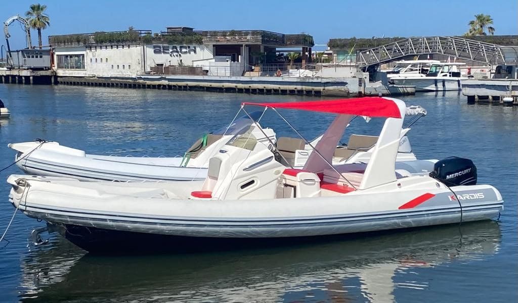 Kardis Apache 8.80 - Deck View Kardis Apache 8.80 - Deck View