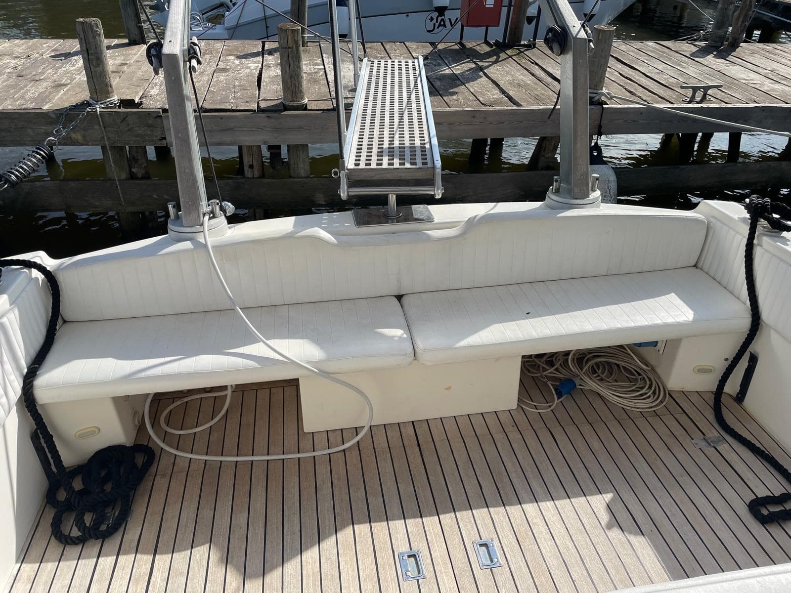 Azimut Az 28 usato - dettaglio 4