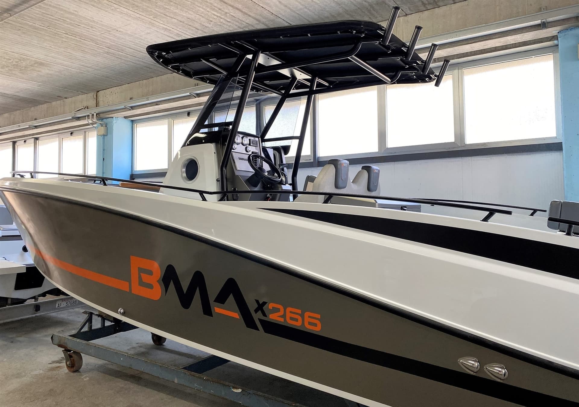 BMA X 266 - Interior View BMA X 266 - Interior View