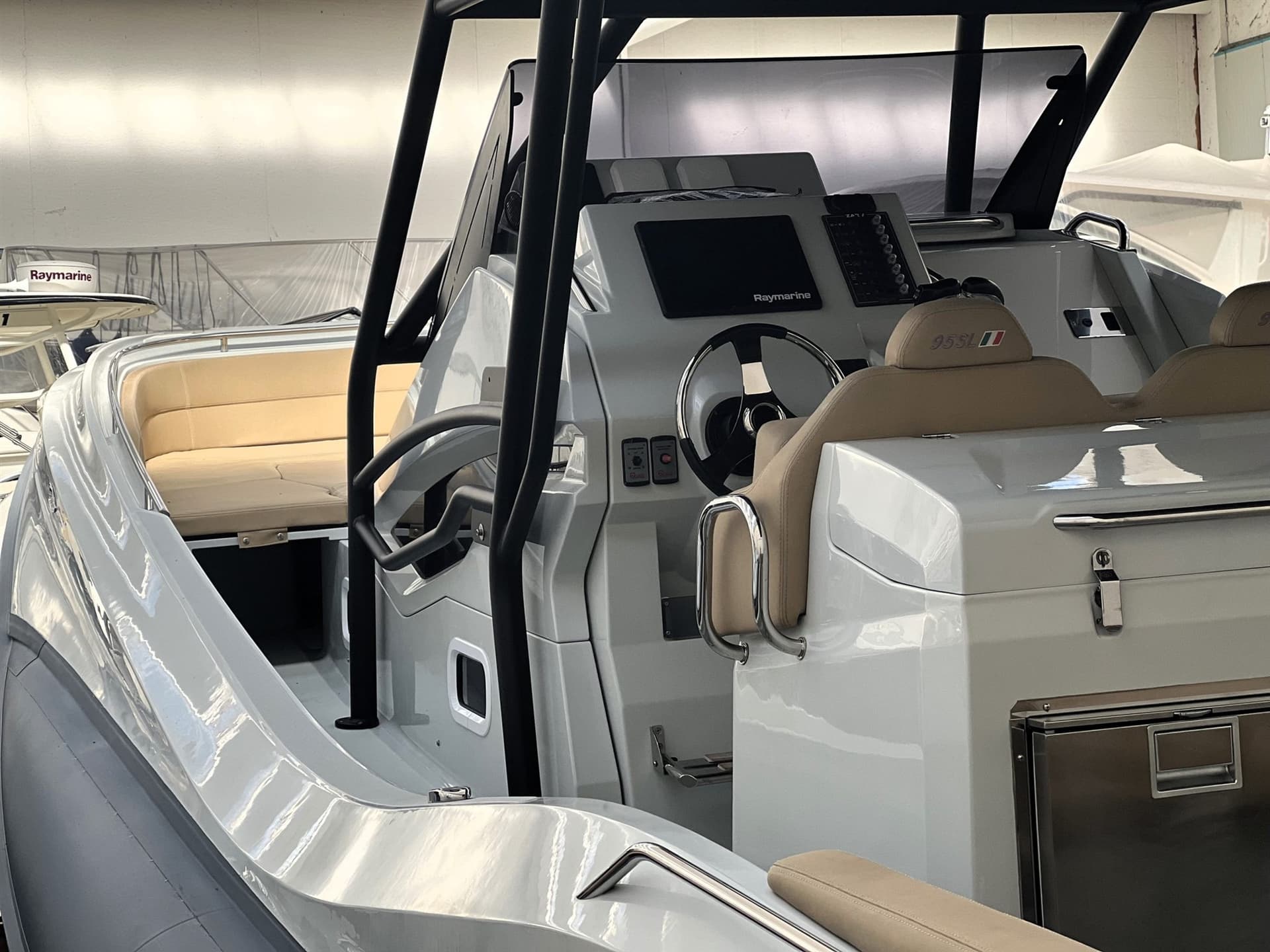 Zar Formenti Zar 95 Sport Luxury - Deck View Zar Formenti Zar 95 Sport Luxury - Deck View