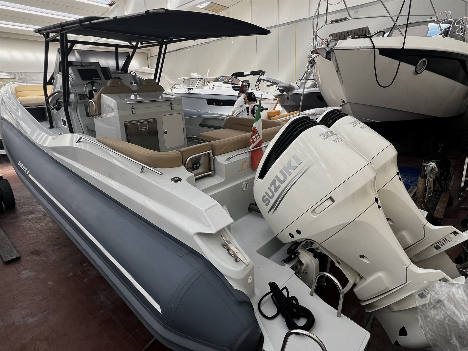 Zar Formenti Zar 95 Sport Luxury - Main View Zar Formenti Zar 95 Sport Luxury - Main View