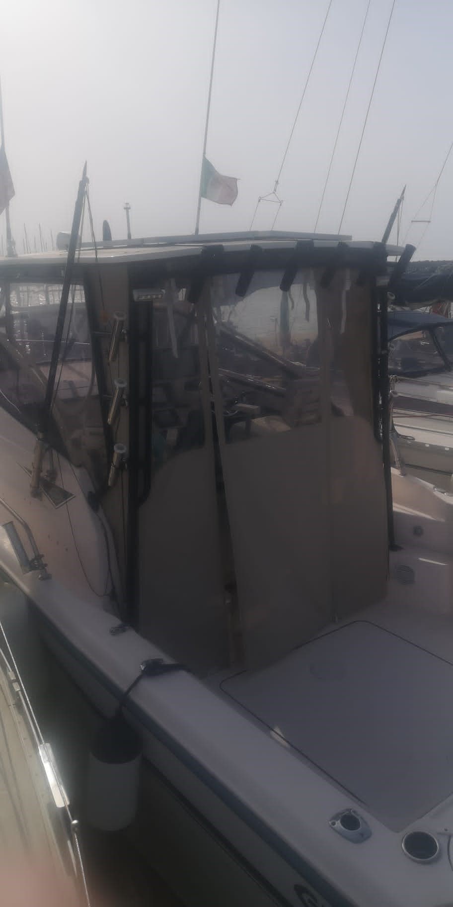 Grady White Boats 300 Marlin Wa - Detail View 1 Grady White Boats 300 Marlin Wa - Detail View 1