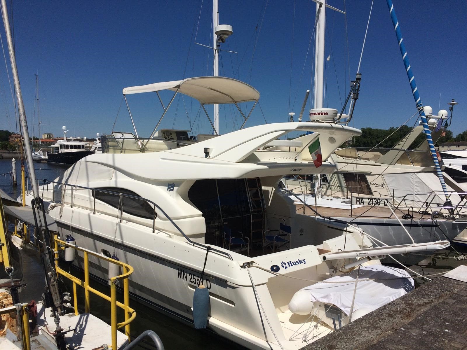 Ferretti Yachts Ferretti 46 - Detail View 1 Ferretti Yachts Ferretti 46 - Detail View 1