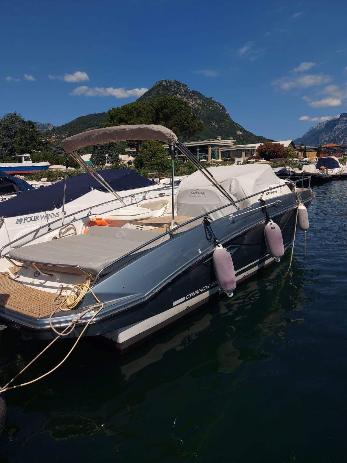 Cranchi Endurance 30 - Detail View 1 Cranchi Endurance 30 - Detail View 1