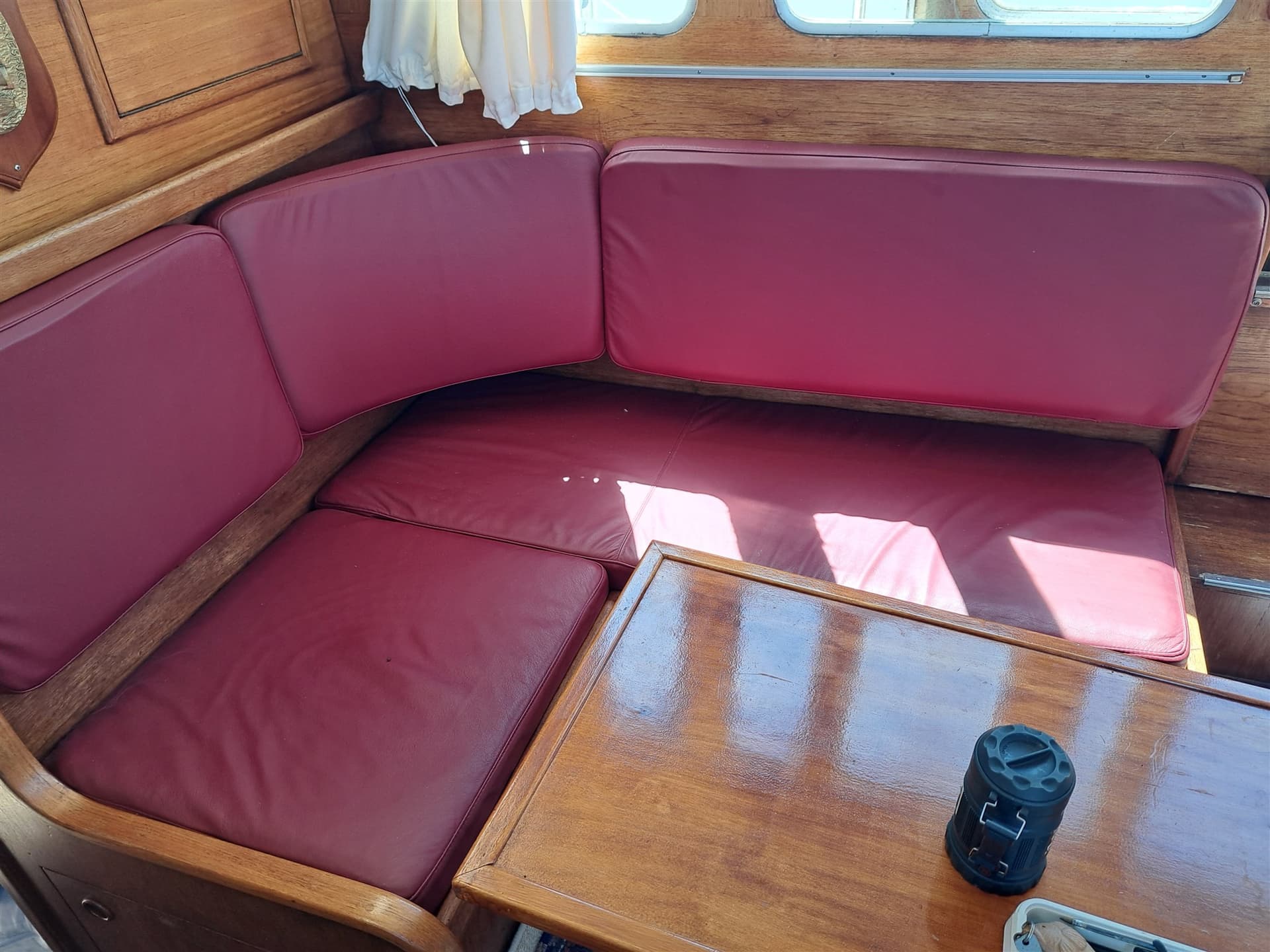 Nauticat 361 - Deck View Nauticat 361 - Deck View