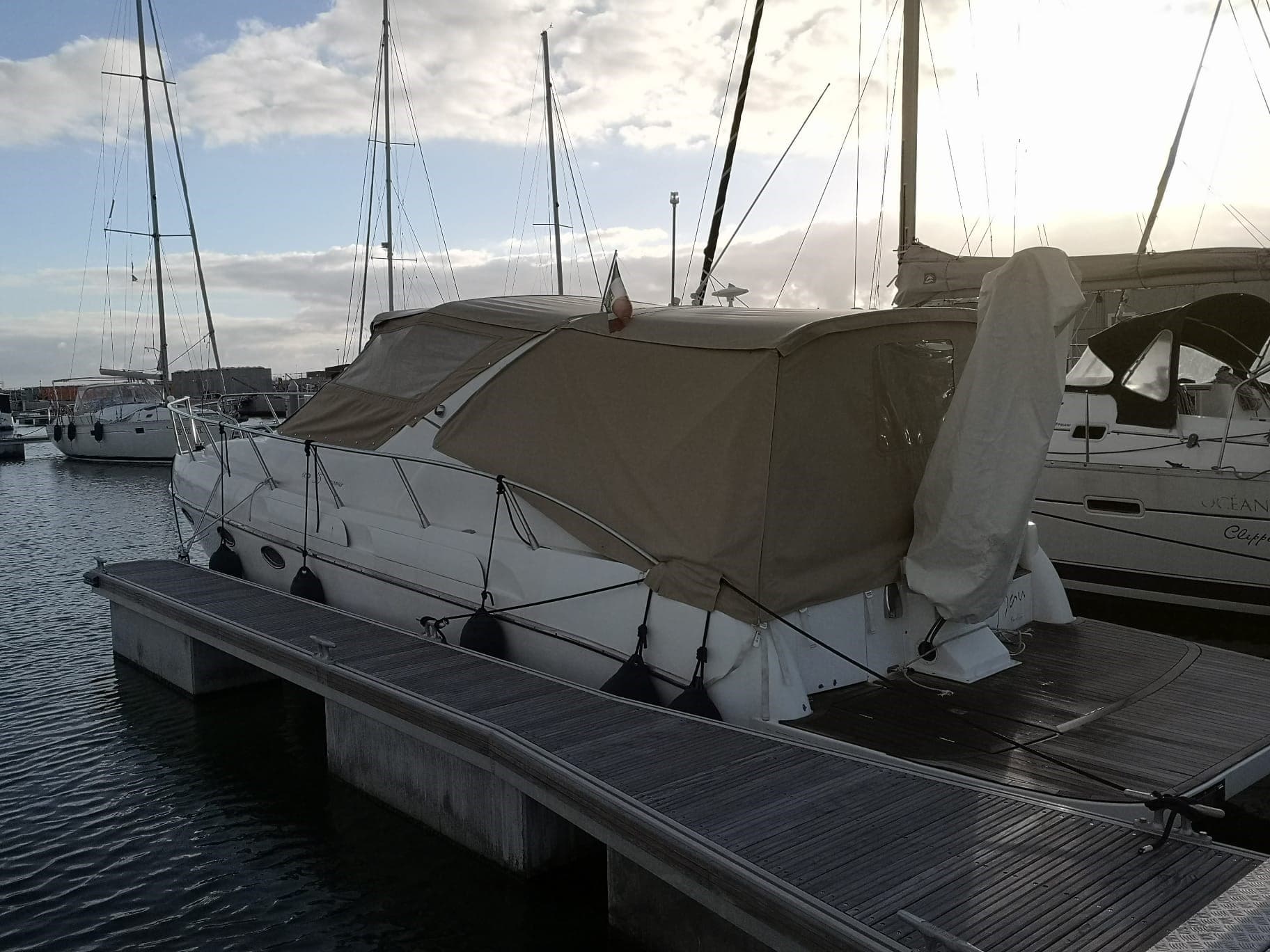 Rio Rio 35 Cruiser - Deck View Rio Rio 35 Cruiser - Deck View