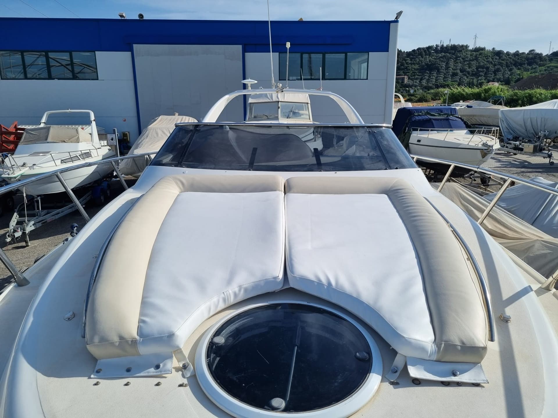 Rio Rio 35 Cruiser - Detail View 1 Rio Rio 35 Cruiser - Detail View 1