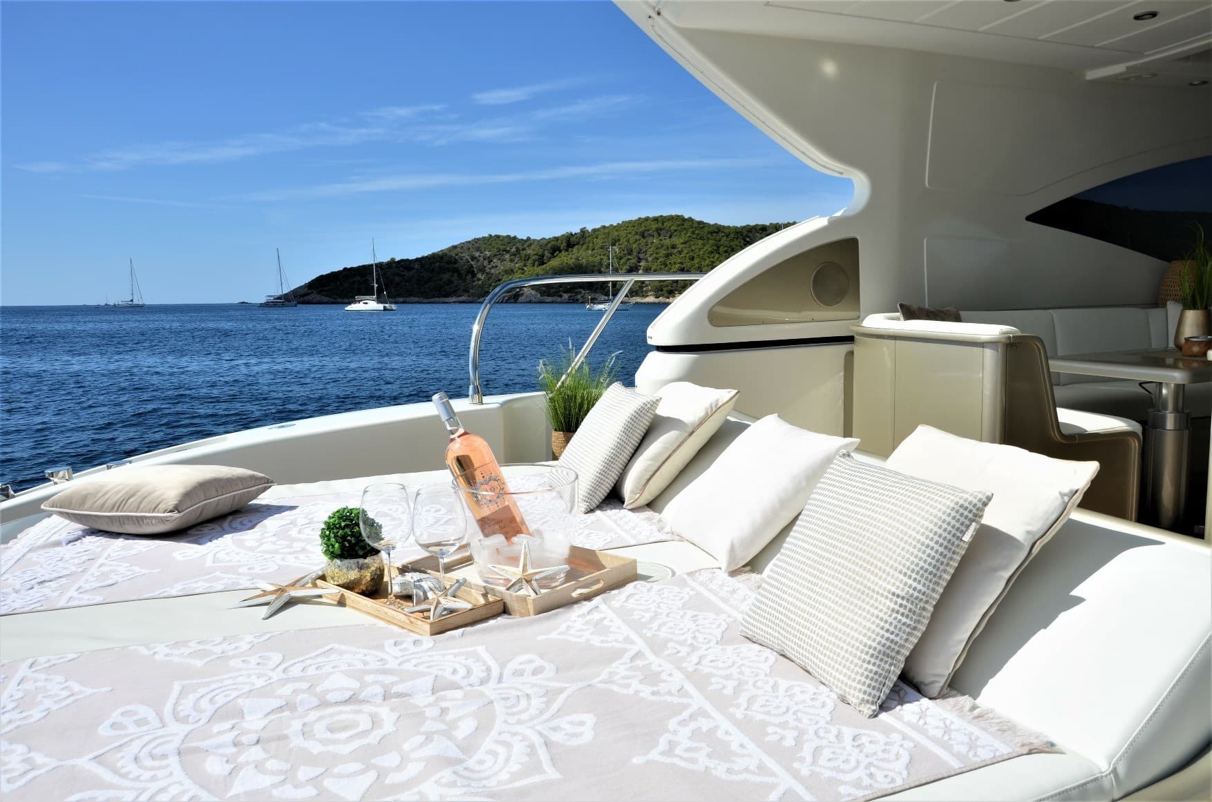 Overmarine Mangusta 72 Open - Deck View Overmarine Mangusta 72 Open - Deck View