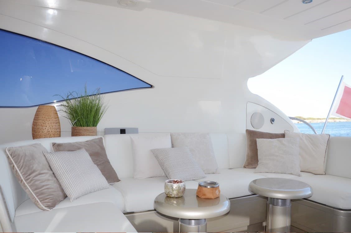 Overmarine Mangusta 72 Open - Interior View Overmarine Mangusta 72 Open - Interior View