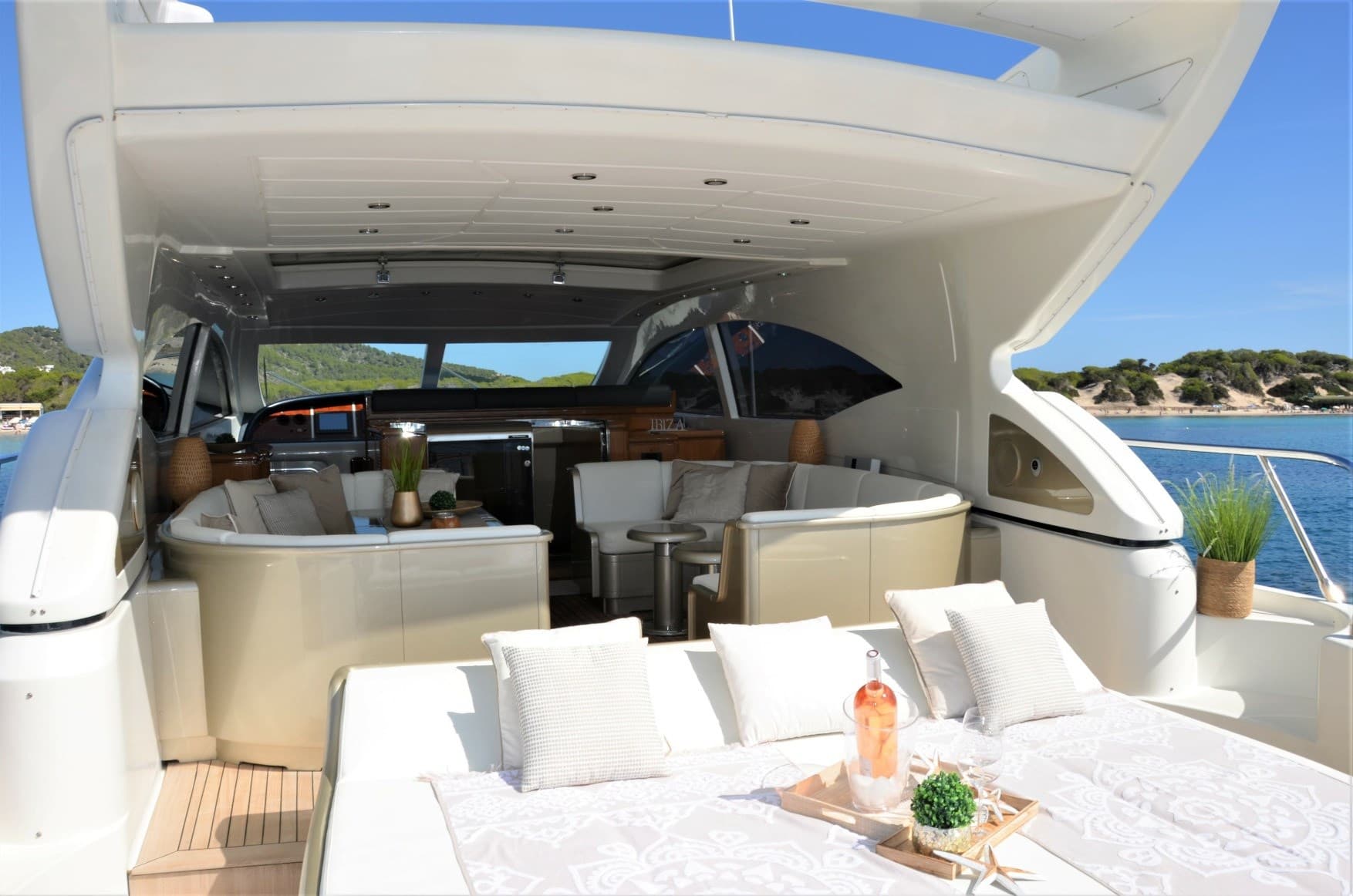 Overmarine Mangusta 72 Open gebraucht - Detail 2