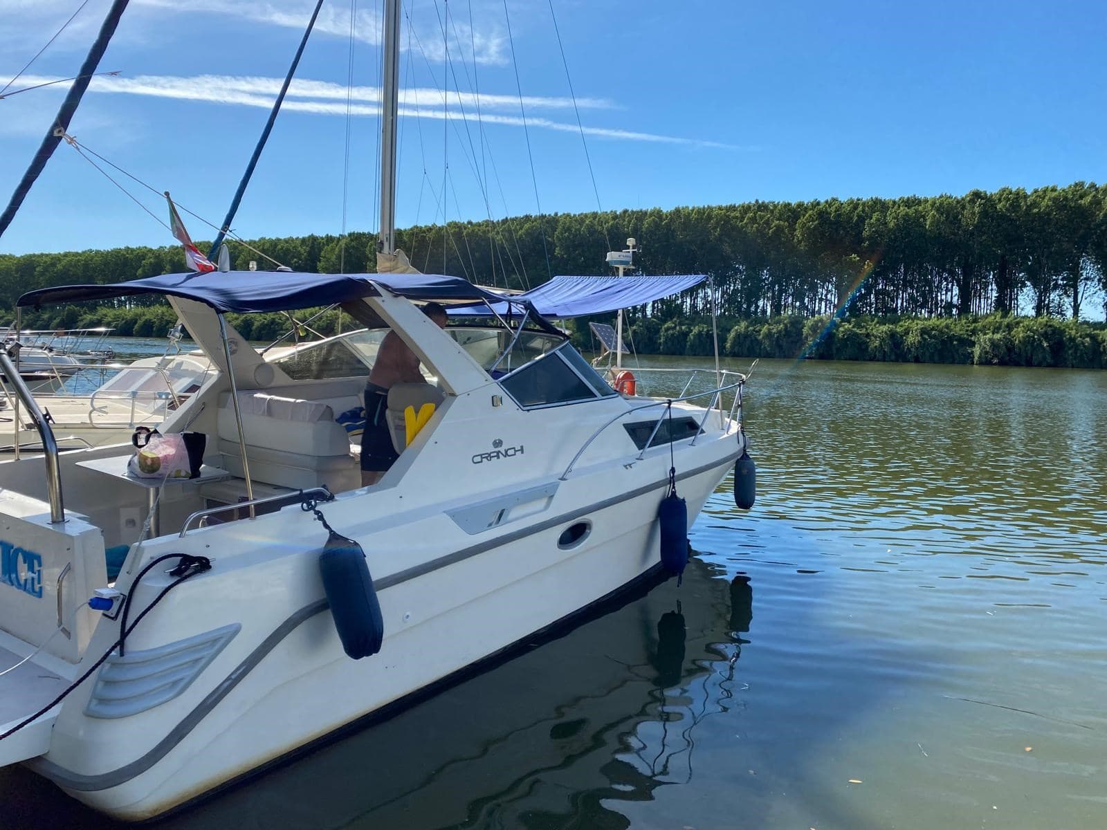 Cranchi Cruiser 32 - Main View Cranchi Cruiser 32 - Main View