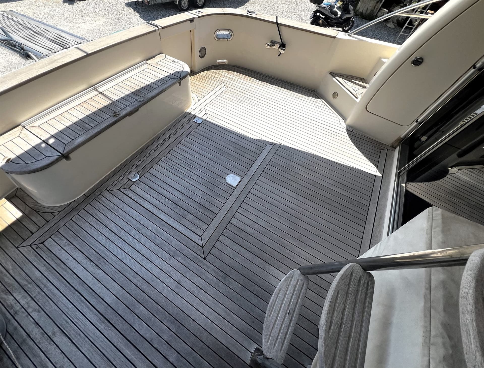 Portofino Marine 37 Fly - Deck View Portofino Marine 37 Fly - Deck View