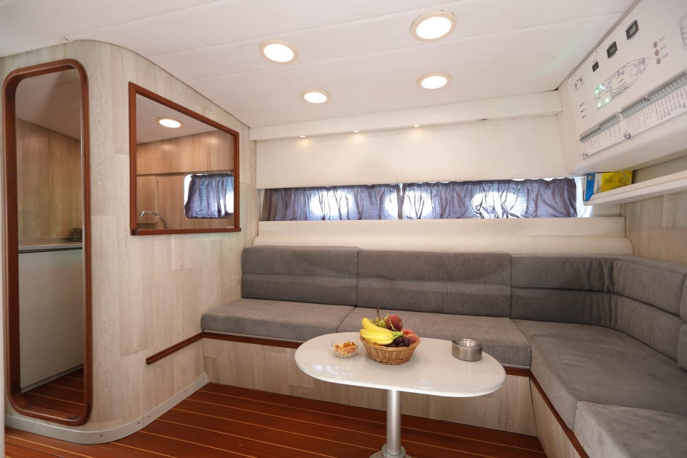 Cantieri di Baia B 50 Force One - Deck View Cantieri di Baia B 50 Force One - Deck View