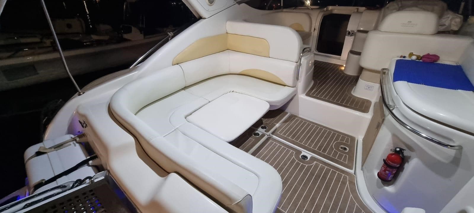 Cranchi Zaffiro 34 - Detail View 1 Cranchi Zaffiro 34 - Detail View 1