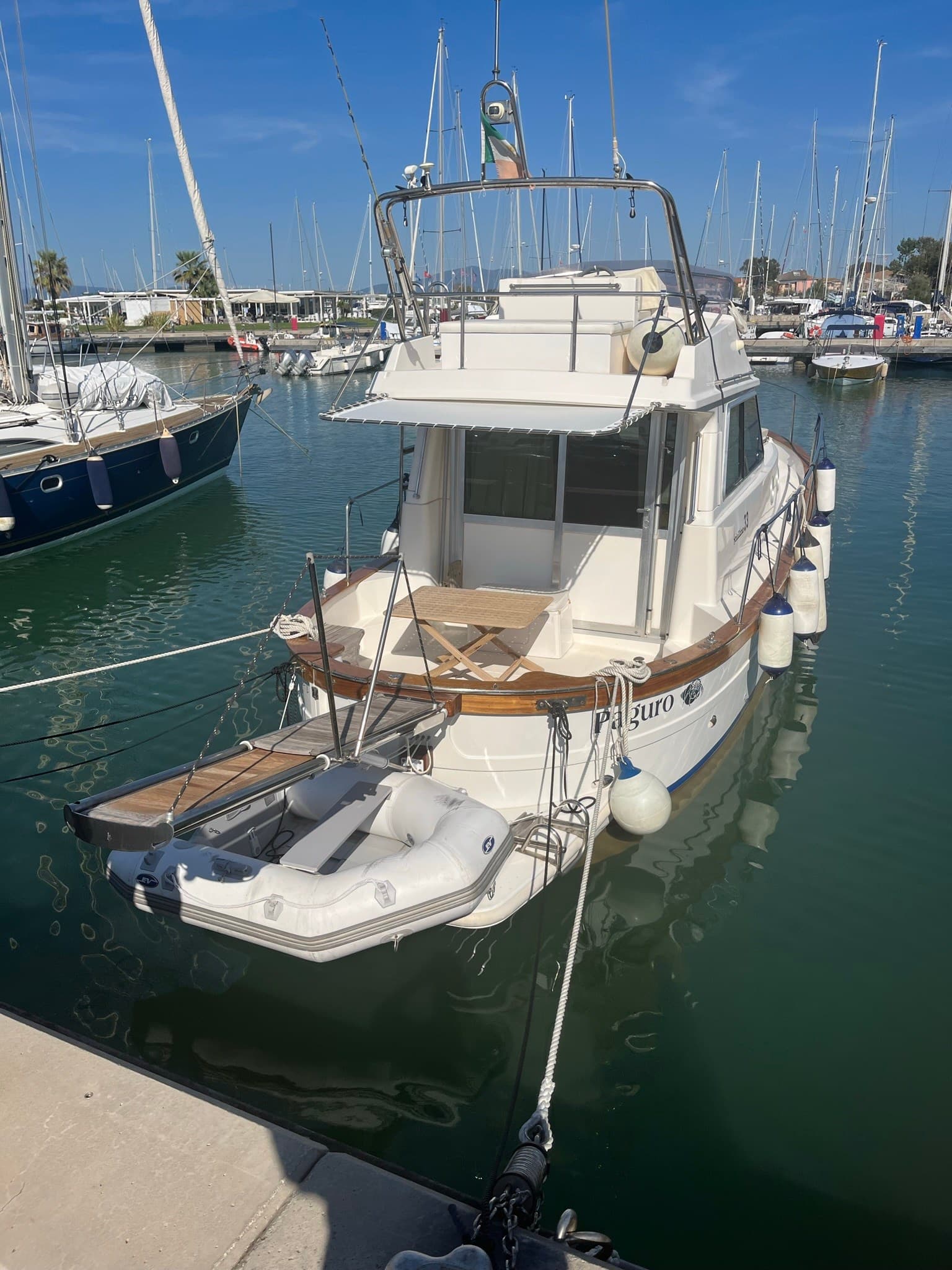 Sciallino Sciallino 33 Fly - Detail View 1 Sciallino Sciallino 33 Fly - Detail View 1