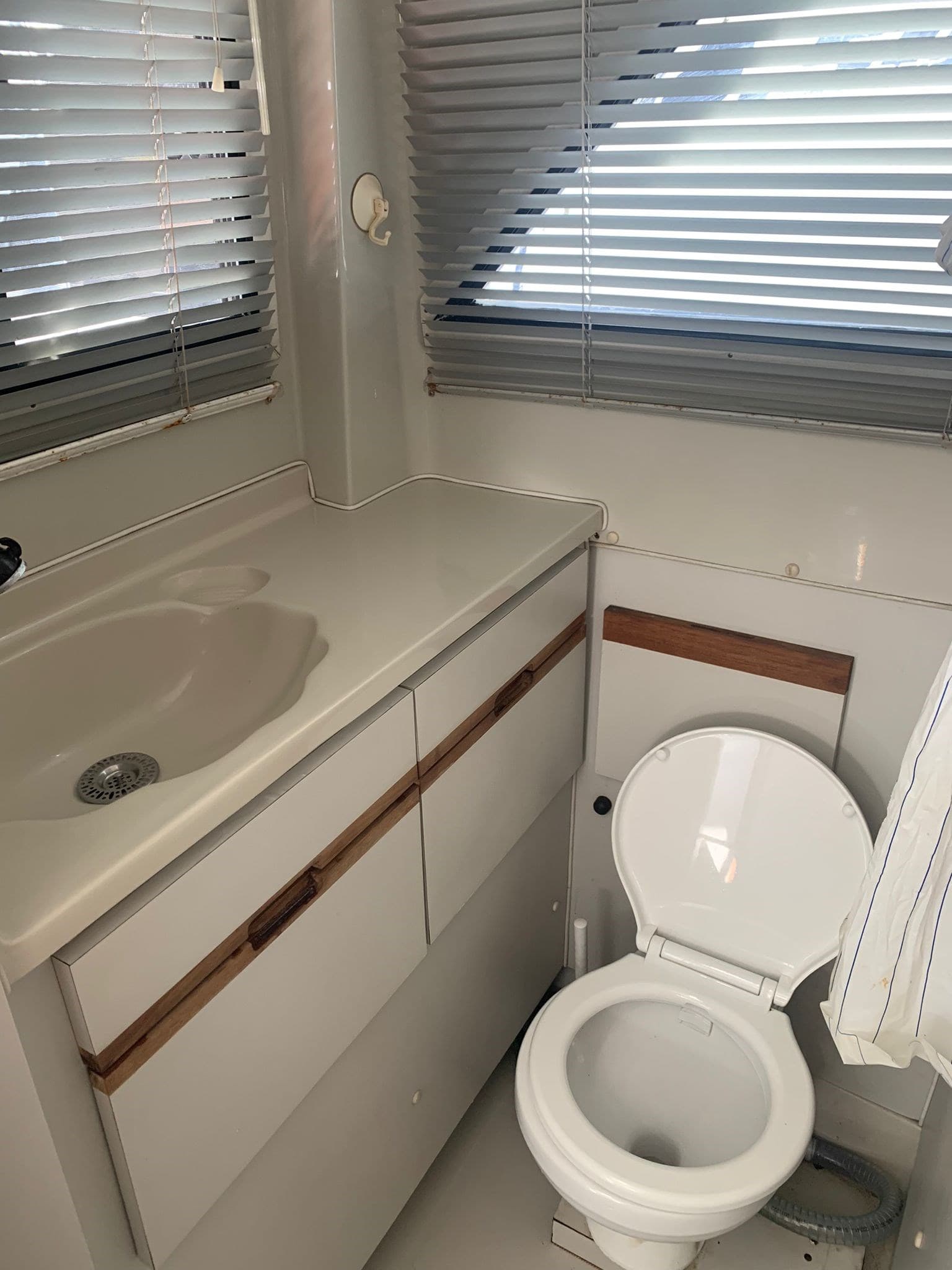 Phoenix 29 Sf Convertible - Detail View 1 Phoenix 29 Sf Convertible - Detail View 1