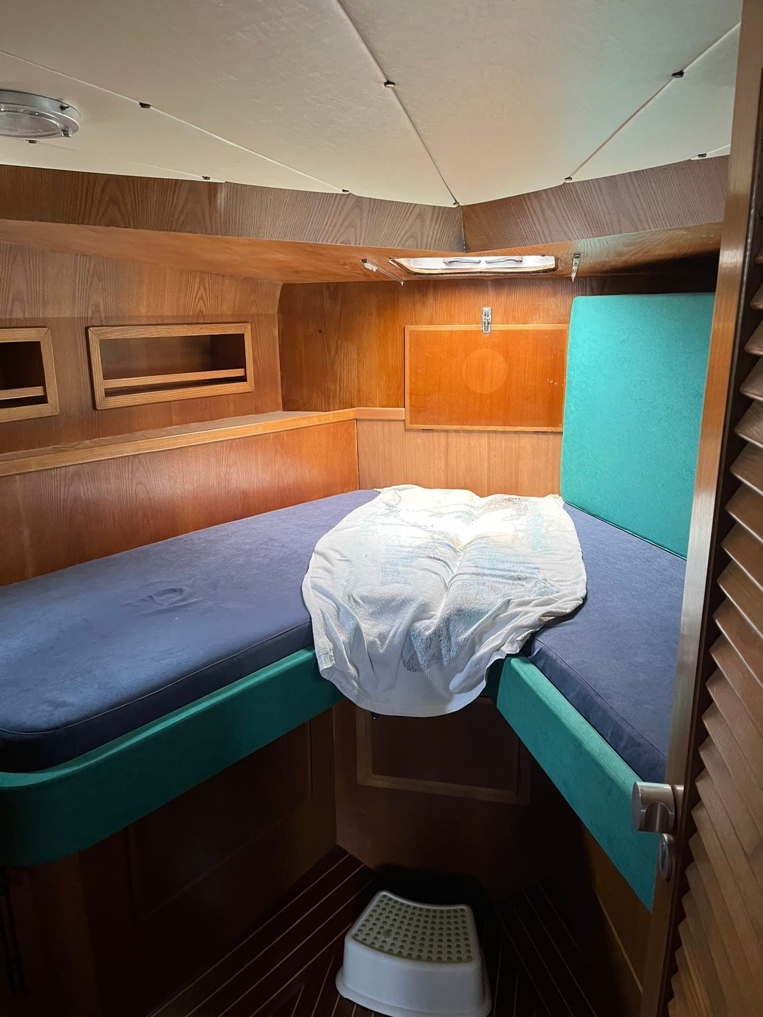 Azimut Az 43 Offshore - Deck View Azimut Az 43 Offshore - Deck View