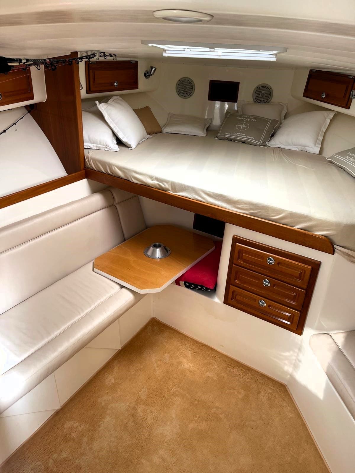 Albemarle 32 Classic Express - Deck View Albemarle 32 Classic Express - Deck View