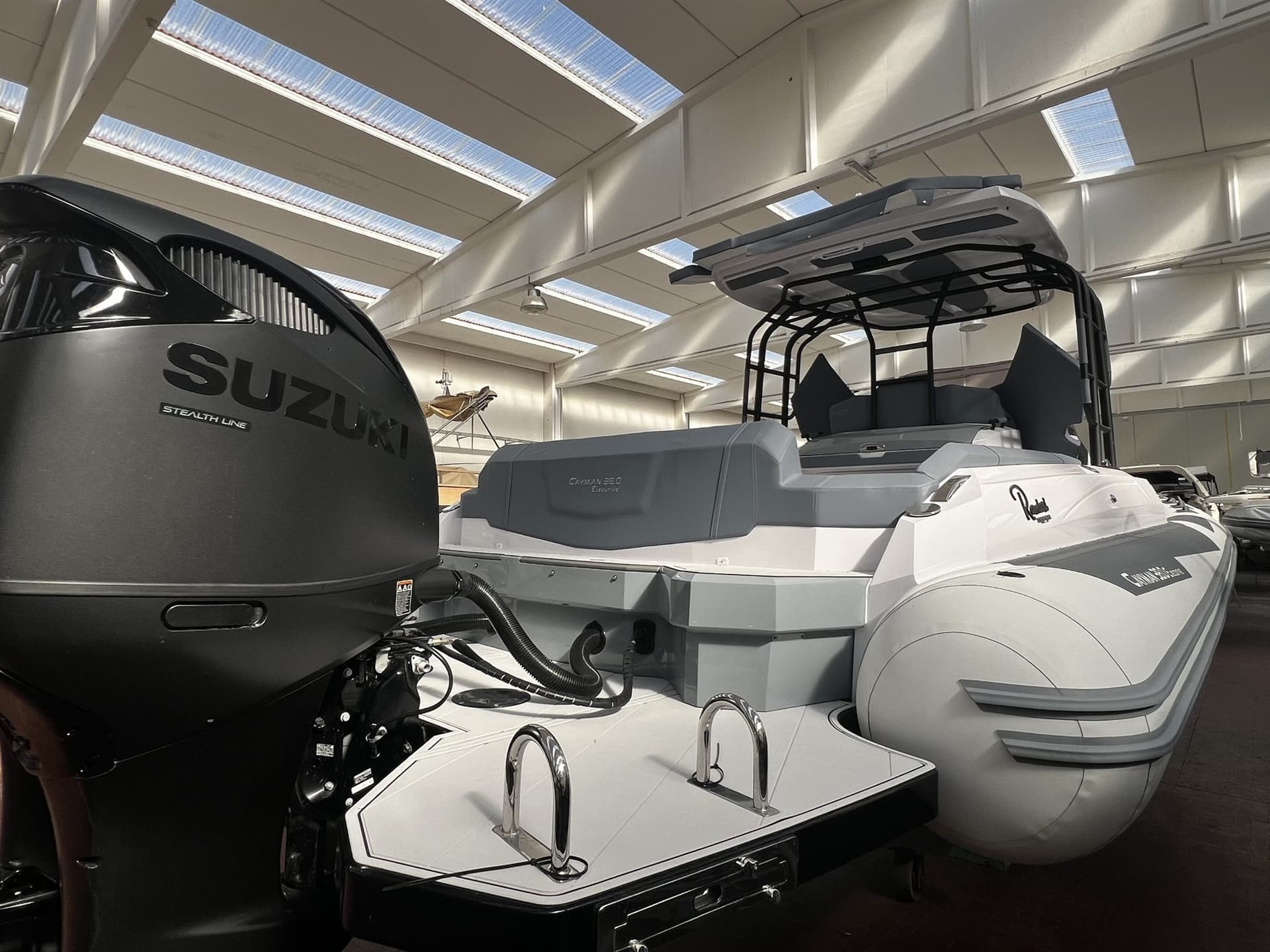 Ranieri International Cayman 38 Excutive - Main View Ranieri International Cayman 38 Excutive - Main View