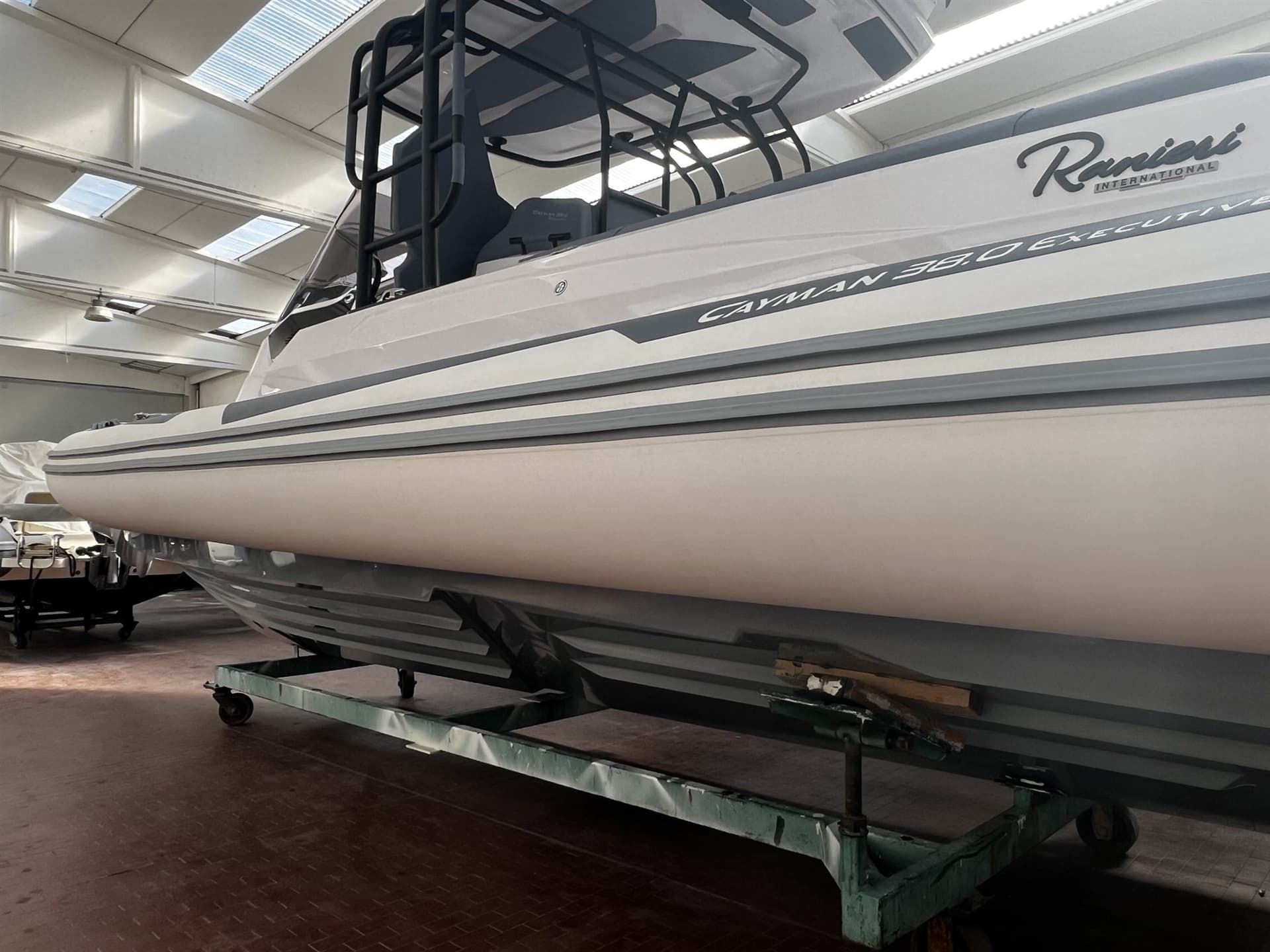 Ranieri International Cayman 38 Excutive - Deck View Ranieri International Cayman 38 Excutive - Deck View