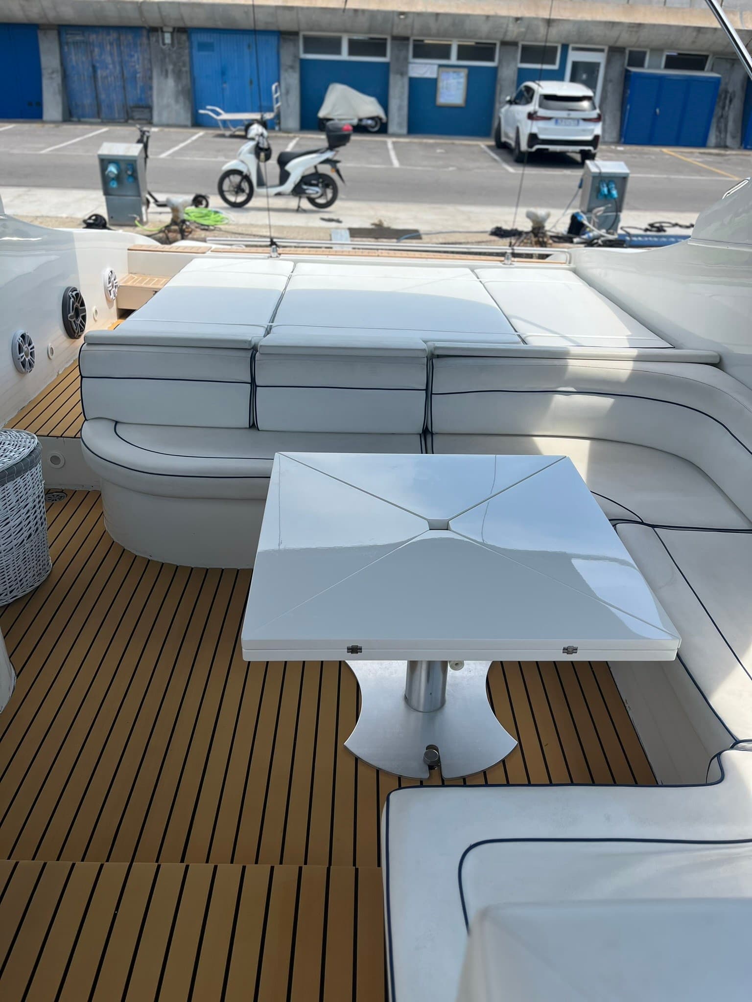 Tecnomar Madras 20 M - Deck View Tecnomar Madras 20 M - Deck View