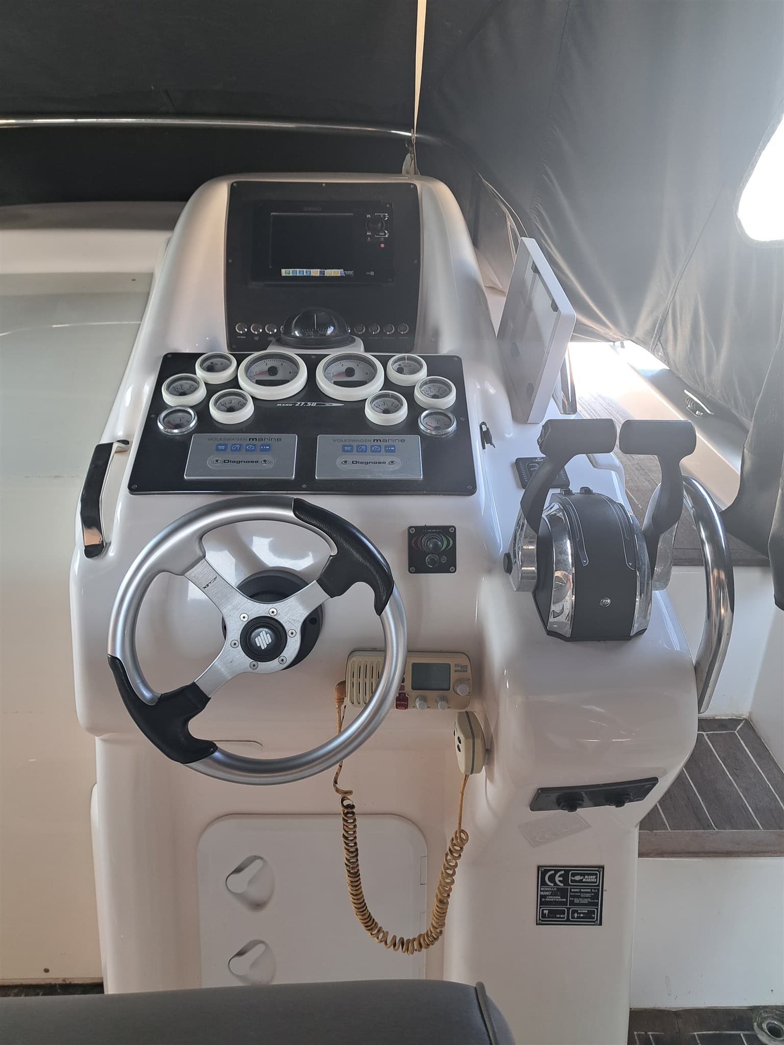 Manò Marine 27,50 Efb - Interior View Manò Marine 27,50 Efb - Interior View