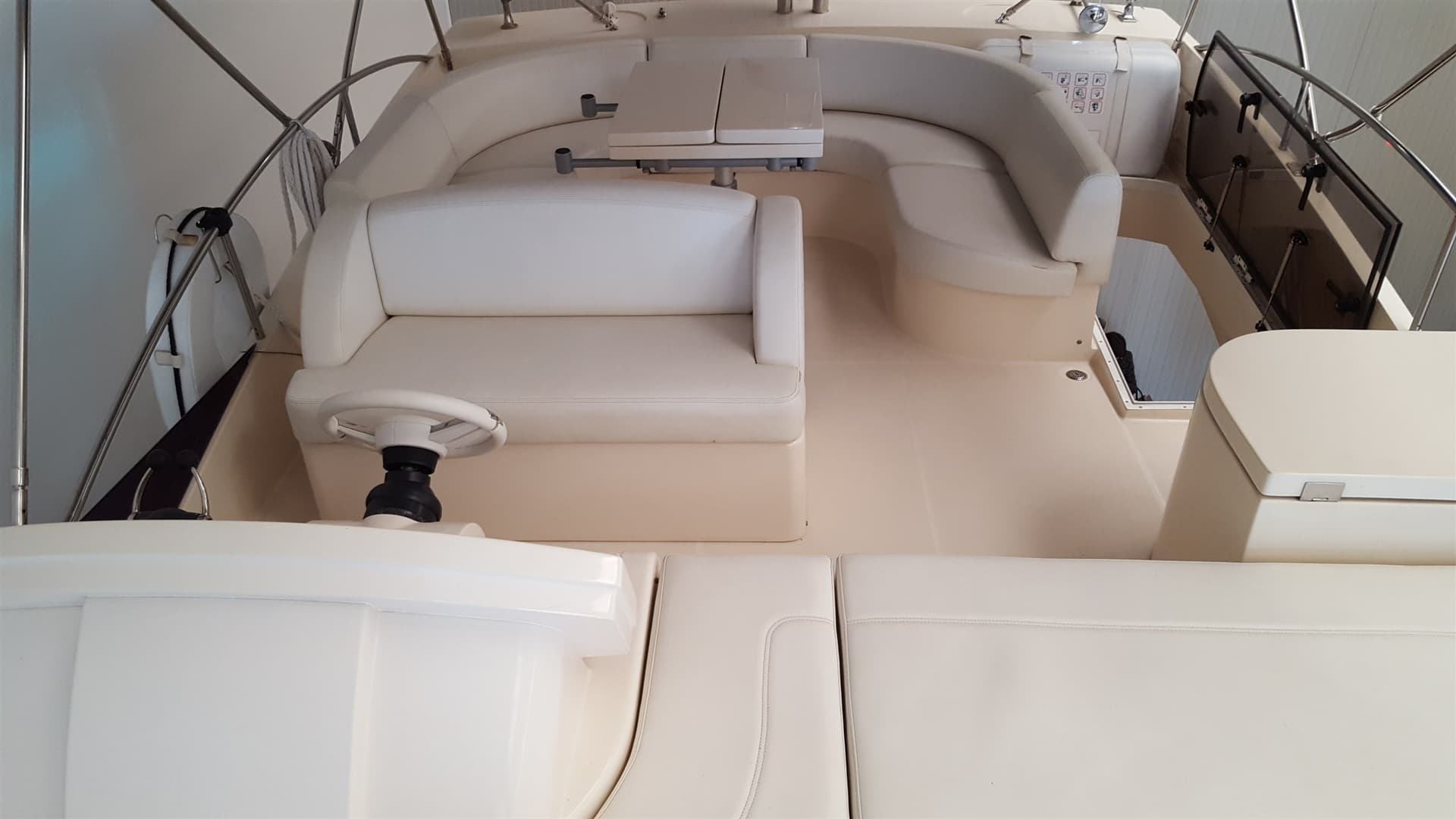 Rodman Muse 44 - Detail View 1 Rodman Muse 44 - Detail View 1