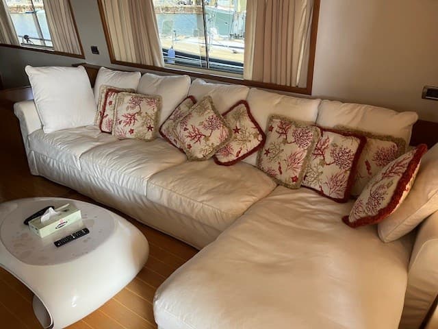 Gianetti Yacht Navetta 24 - Interior View Gianetti Yacht Navetta 24 - Interior View