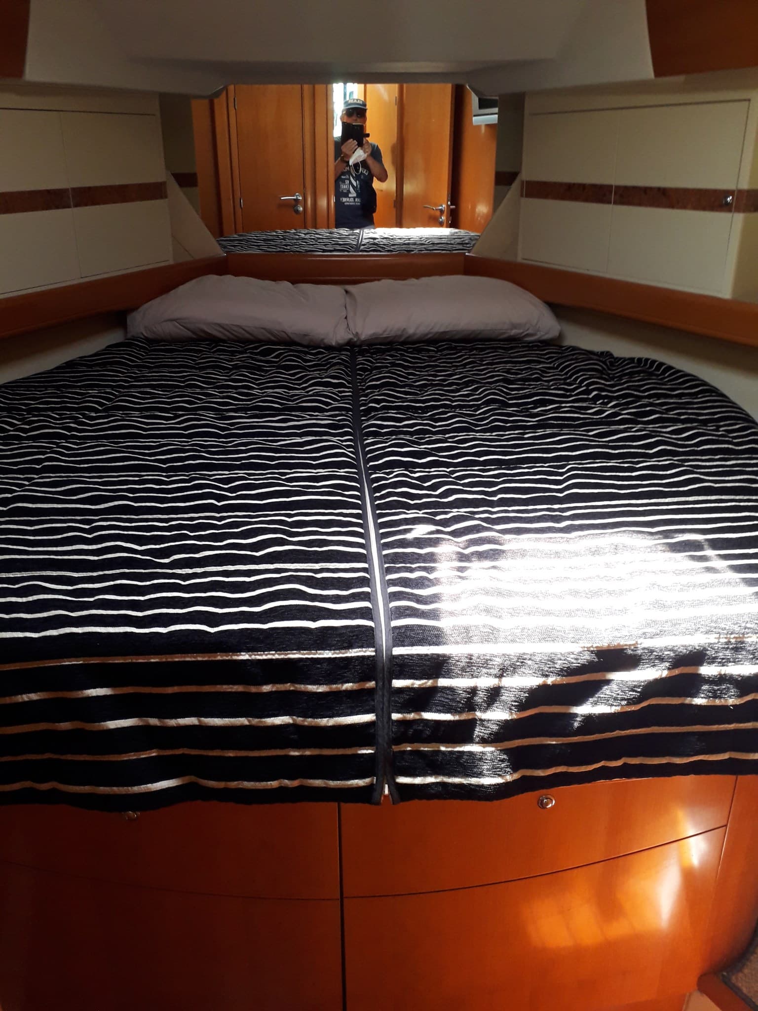 Beneteau Antares 12 Fly Sport - Deck View Beneteau Antares 12 Fly Sport - Deck View