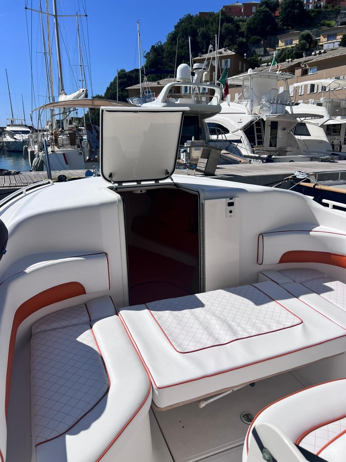 Wellcraft Marine SCARAB 35 SPORT CUDDY usato - foto hero 14