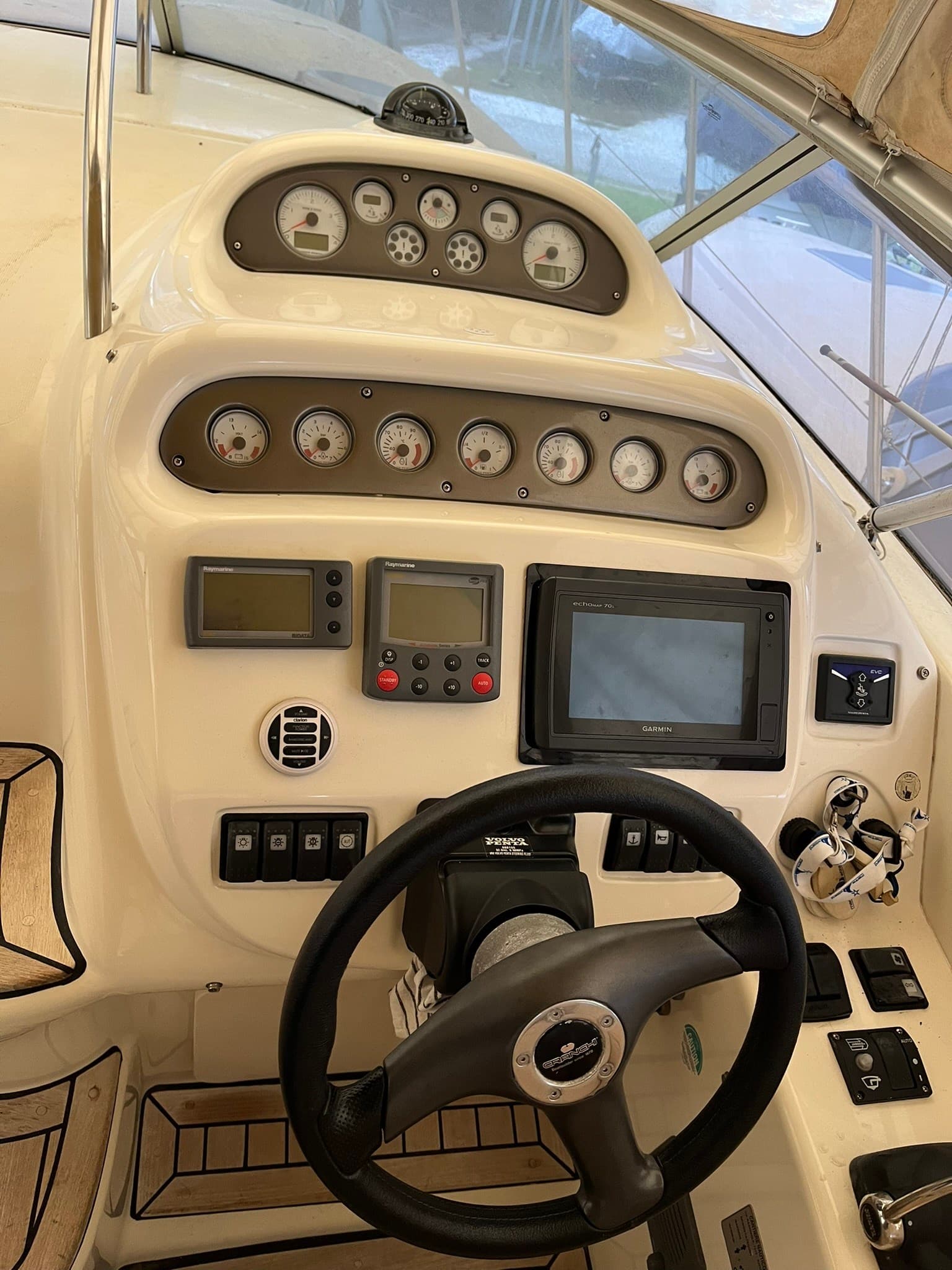 Cranchi Zaffiro 34 - Detail View 1 Cranchi Zaffiro 34 - Detail View 1