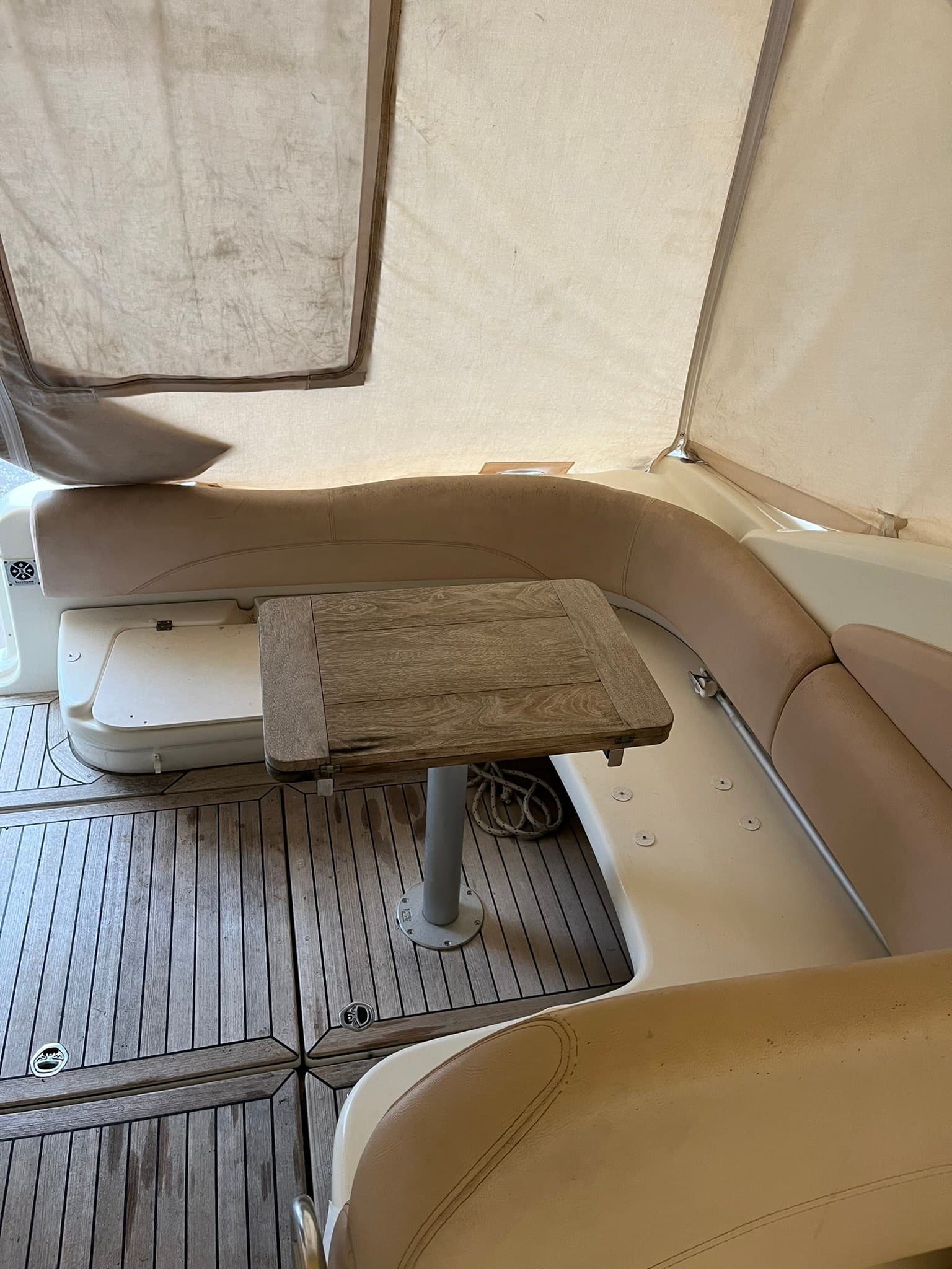 Cranchi Zaffiro 34 - Deck View Cranchi Zaffiro 34 - Deck View