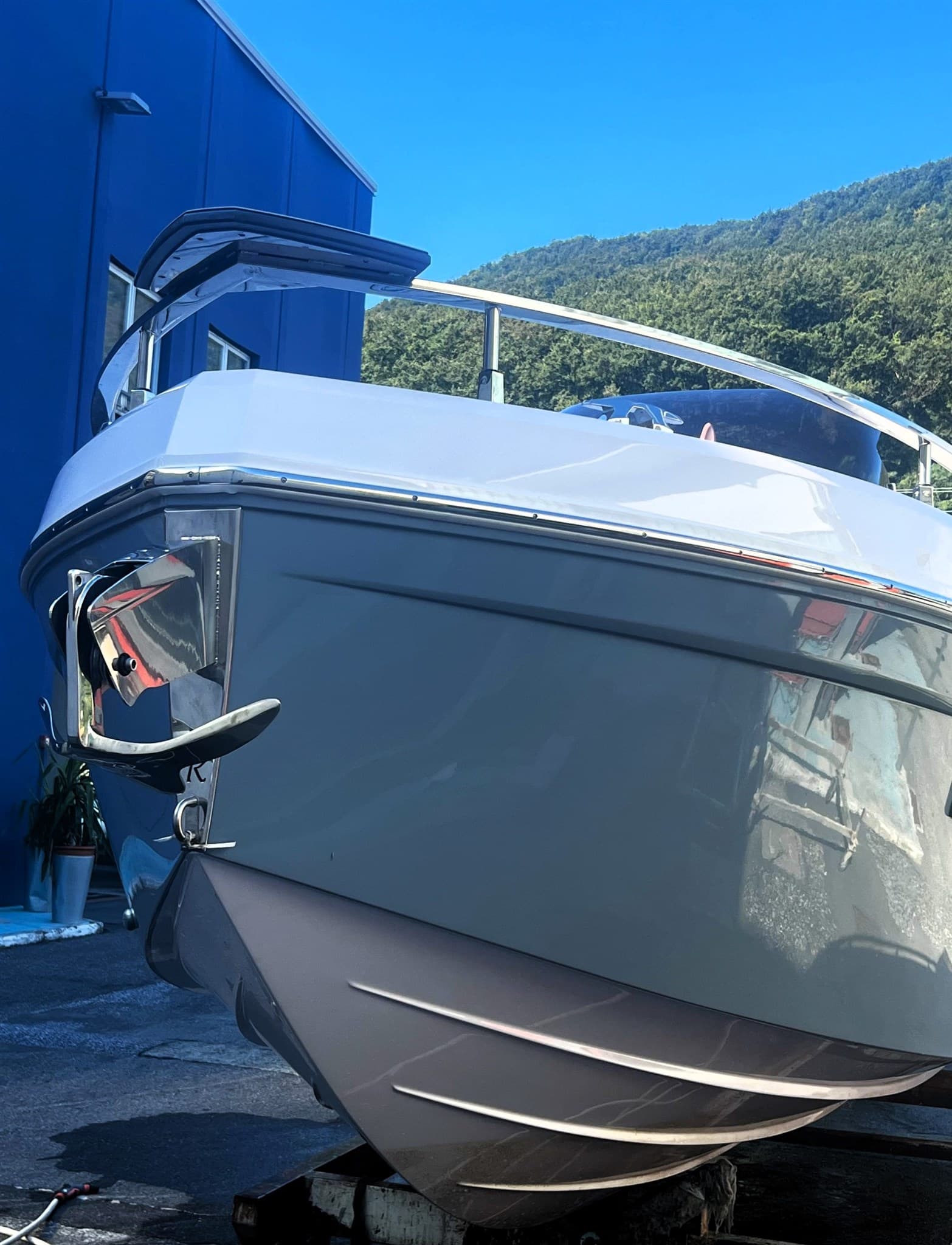 Ranieri International Next 285 Lx - Detail View 1 Ranieri International Next 285 Lx - Detail View 1