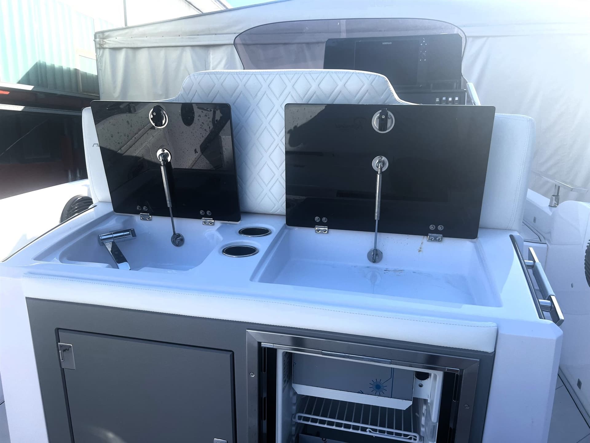 Ranieri International Next 285 Lx - Deck View Ranieri International Next 285 Lx - Deck View